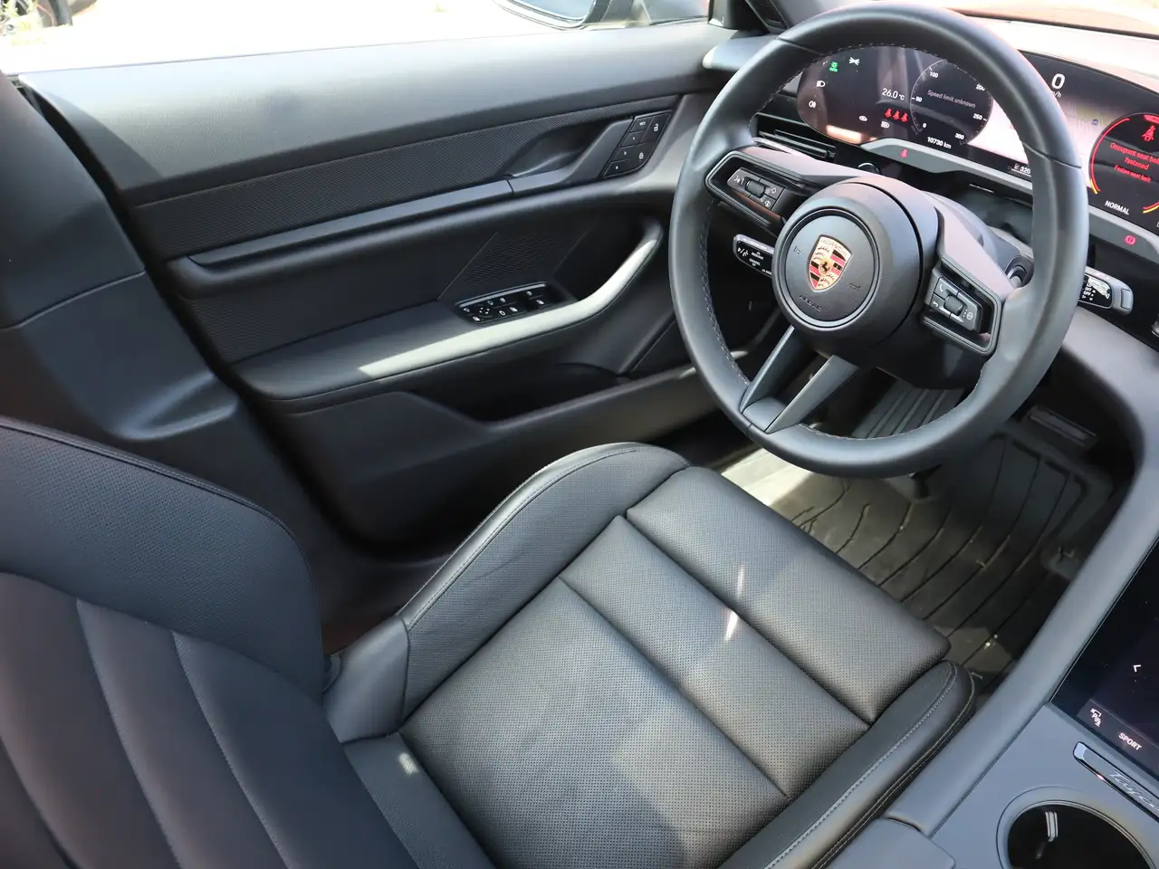Porsche Taycan снимка Porsche Taycan