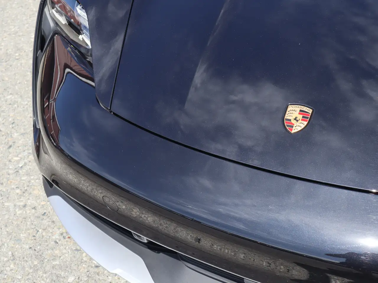 Porsche Taycan снимка Porsche Taycan