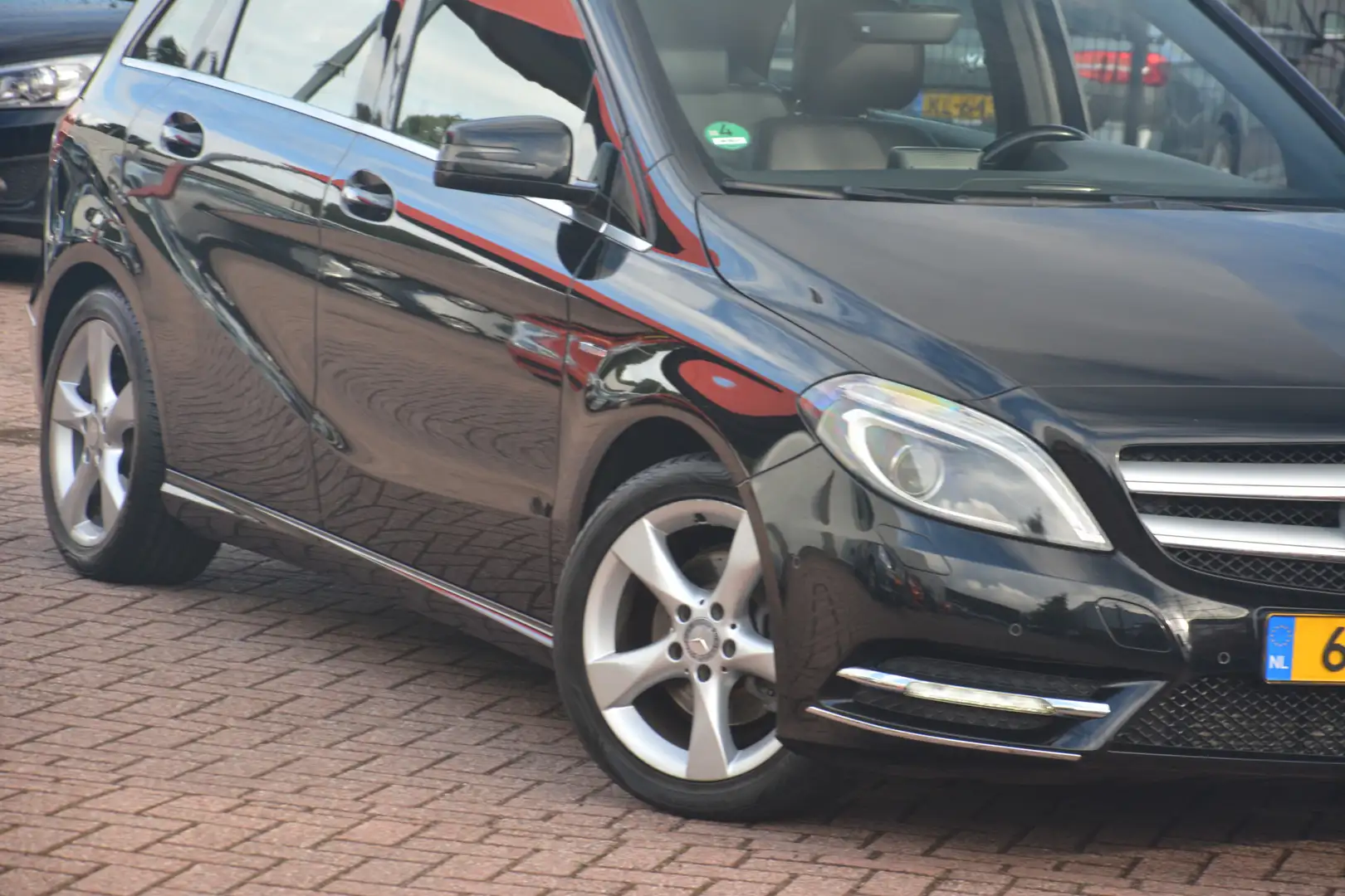 Mercedes-Benz B 180 Ambition | Navigatie | Xenon | Cruise-control | PD Noir - 2