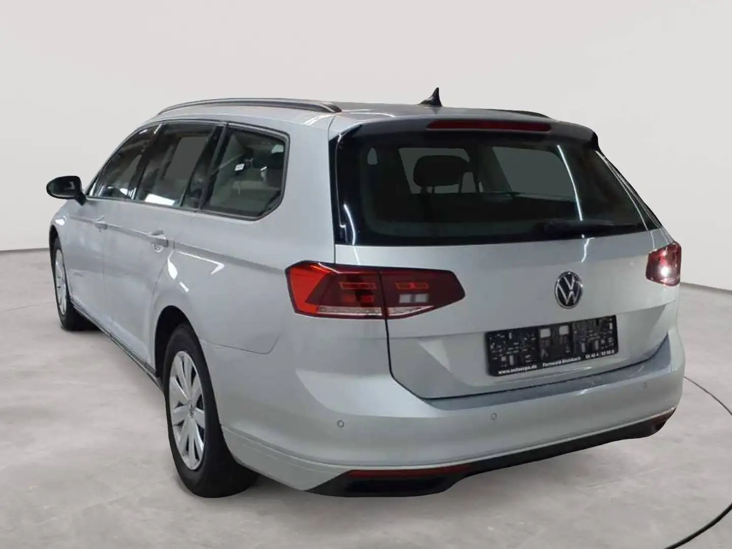 Volkswagen Passat Passat Variant 2.0 TDI Conceptline AHK SHZ Silber - 2