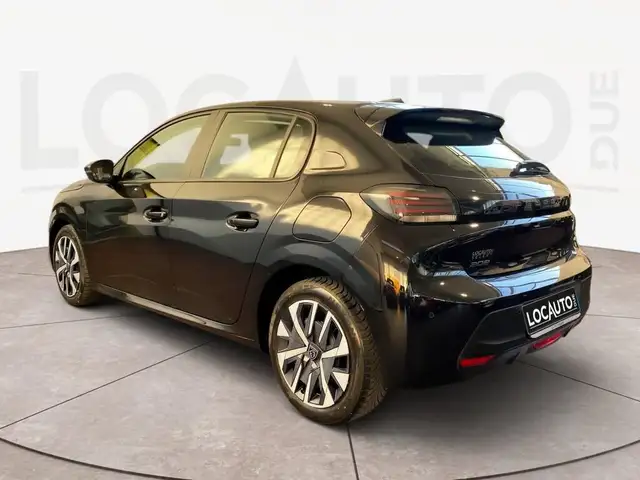 Peugeot 208 view 5