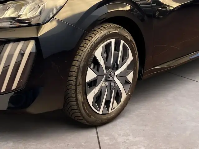 Peugeot 208 view 15
