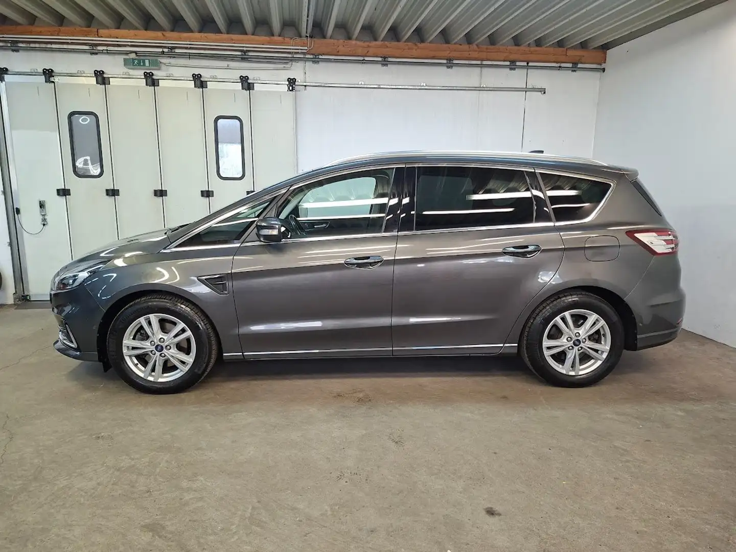 Ford S-Max 2.0 EcoBlue Titanium Aut. AHK, ACC, LED, W-Paket Grau - 2