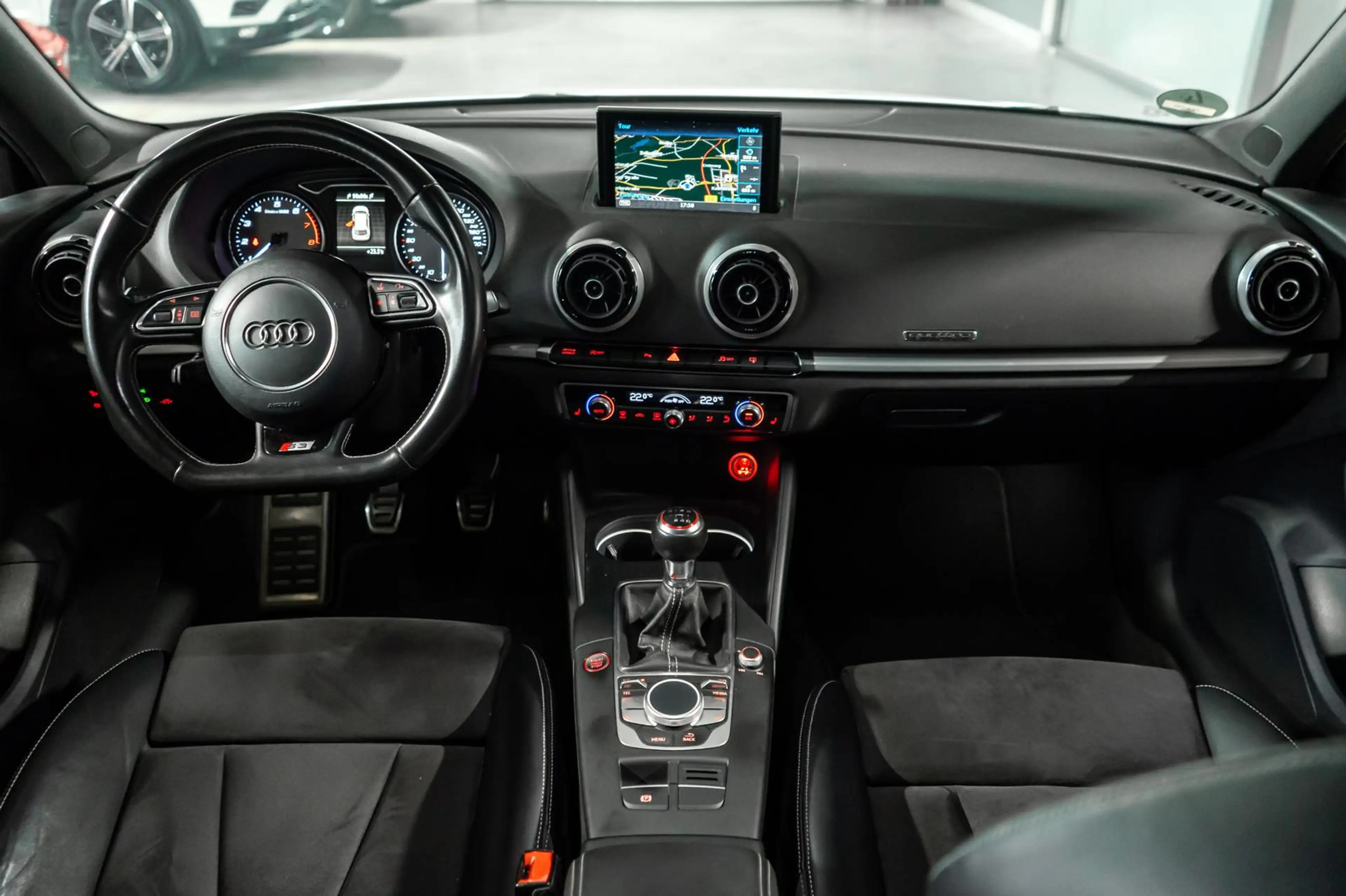 Audi S3 2.0 TFSI quattro ALCANTARA SHZ KW SPARCO 19" — photo 22