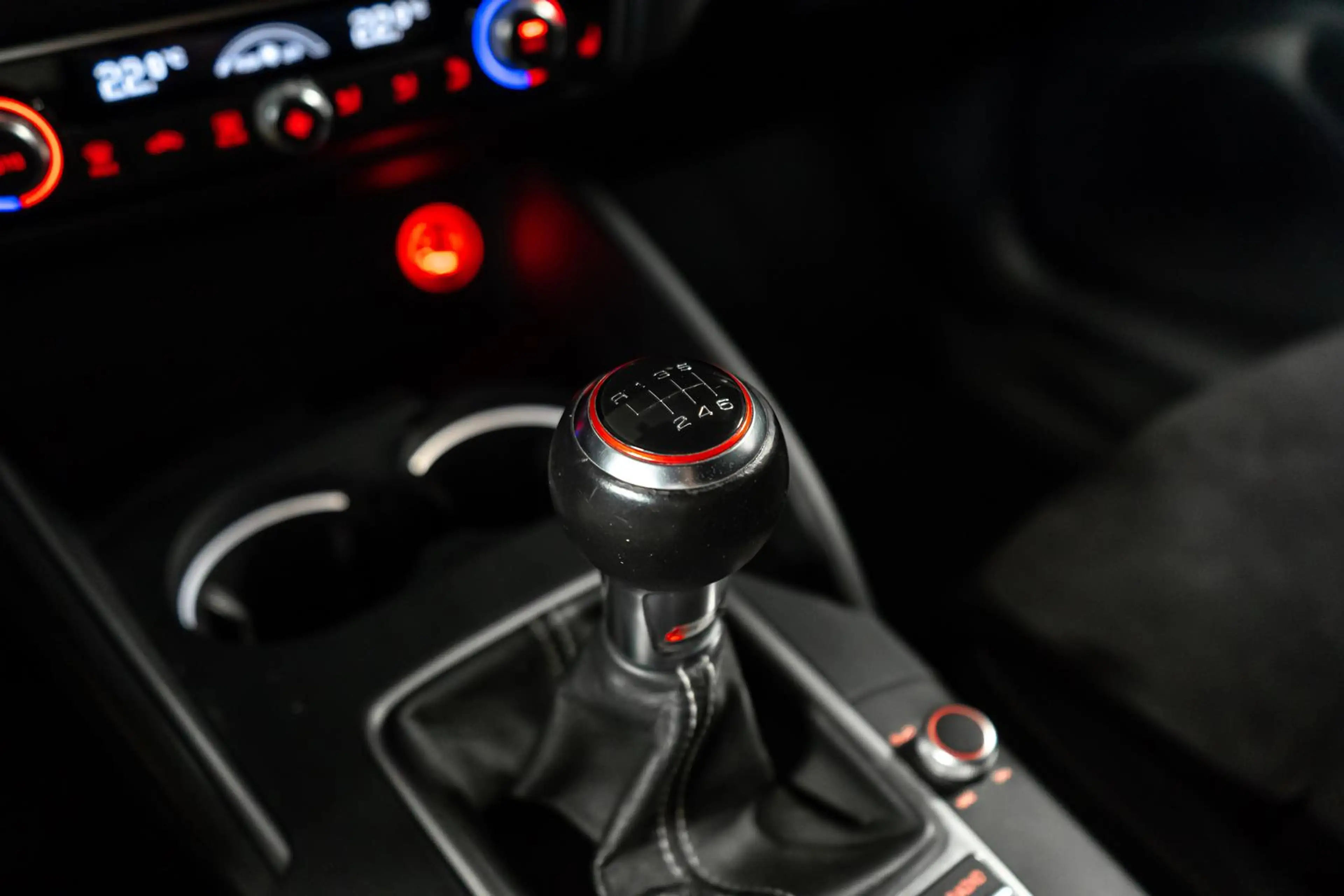 Audi S3 2.0 TFSI quattro ALCANTARA SHZ KW SPARCO 19" — photo 20