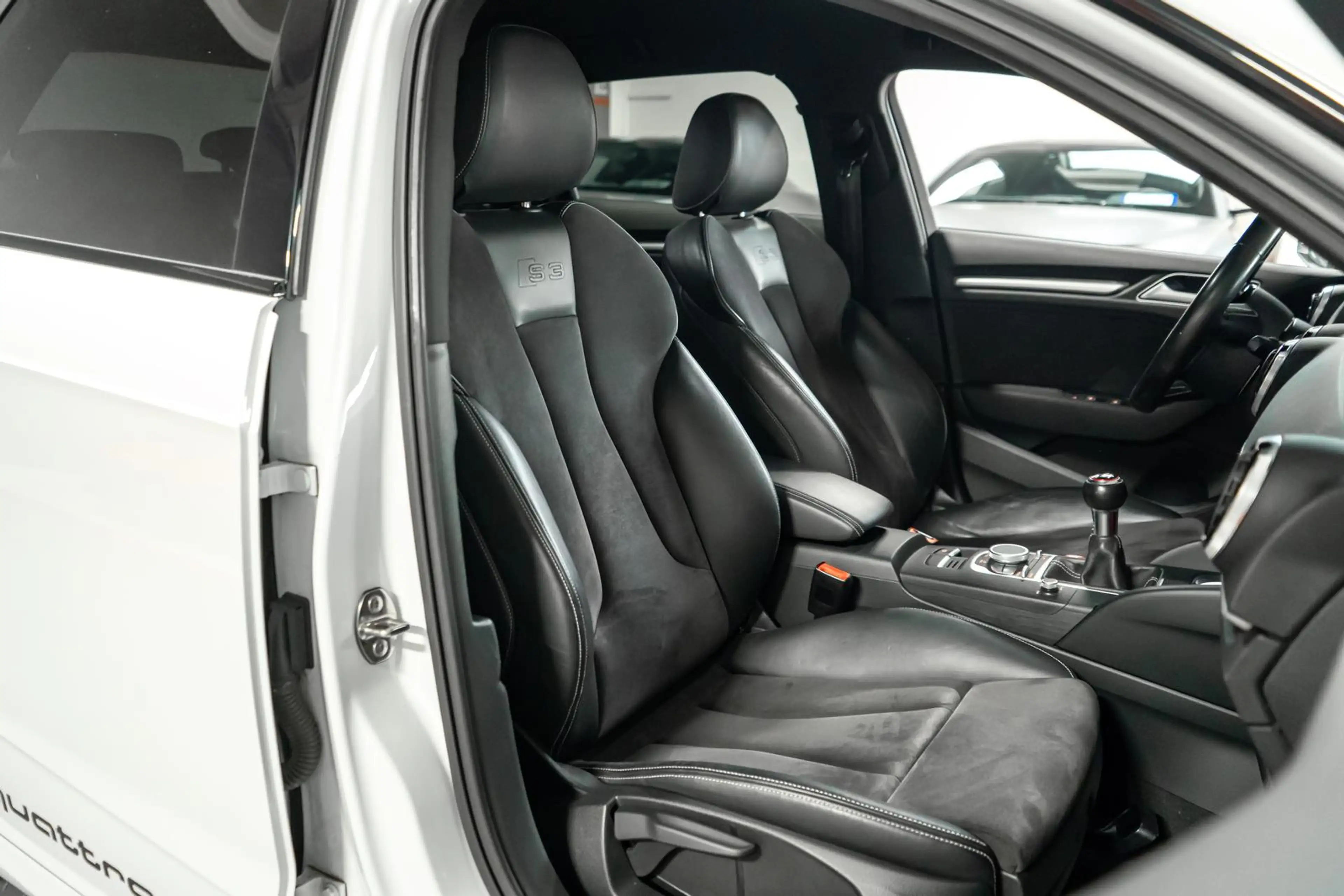 Audi S3 2.0 TFSI quattro ALCANTARA SHZ KW SPARCO 19" — photo 14
