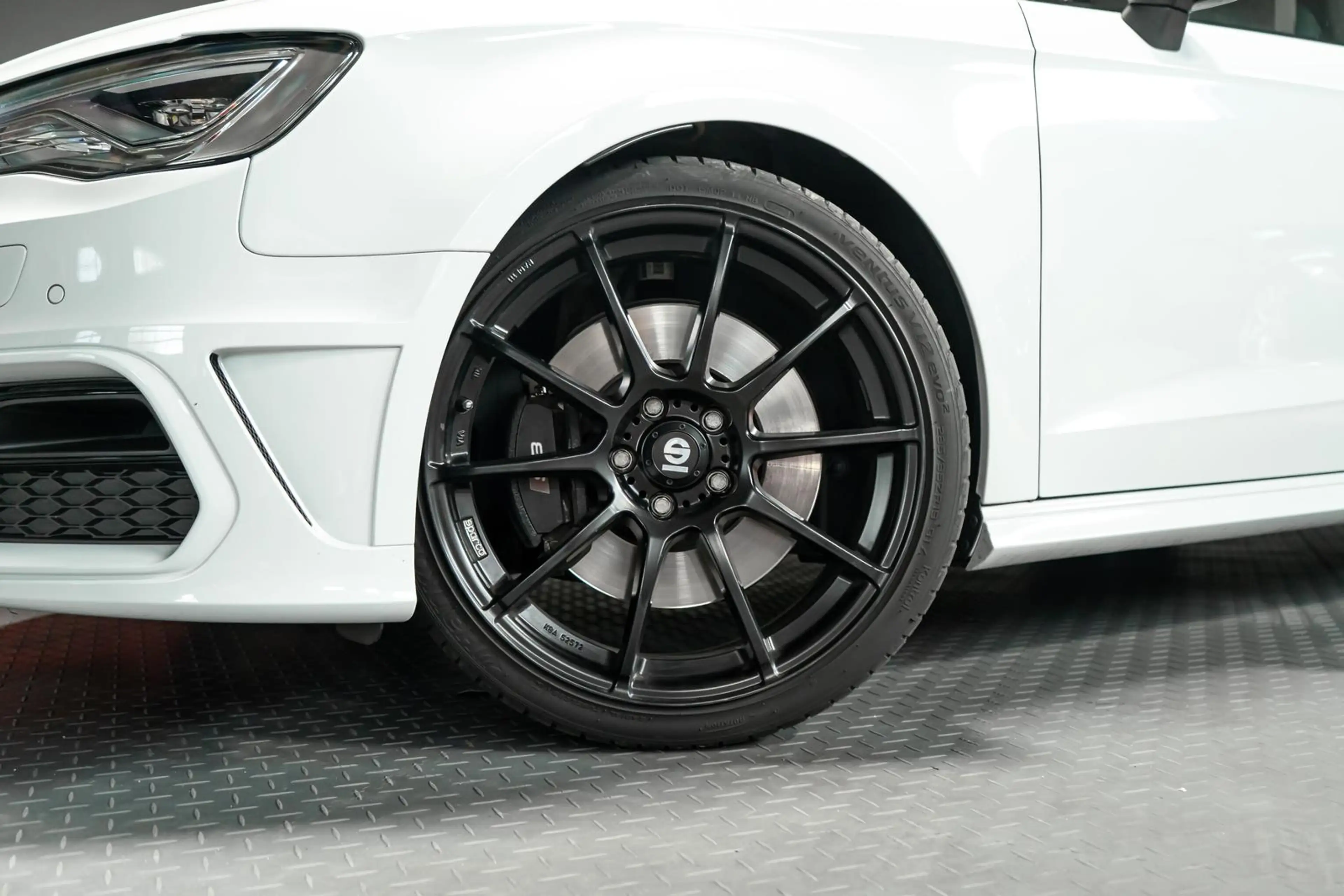 Audi S3 2.0 TFSI quattro ALCANTARA SHZ KW SPARCO 19" — photo 3