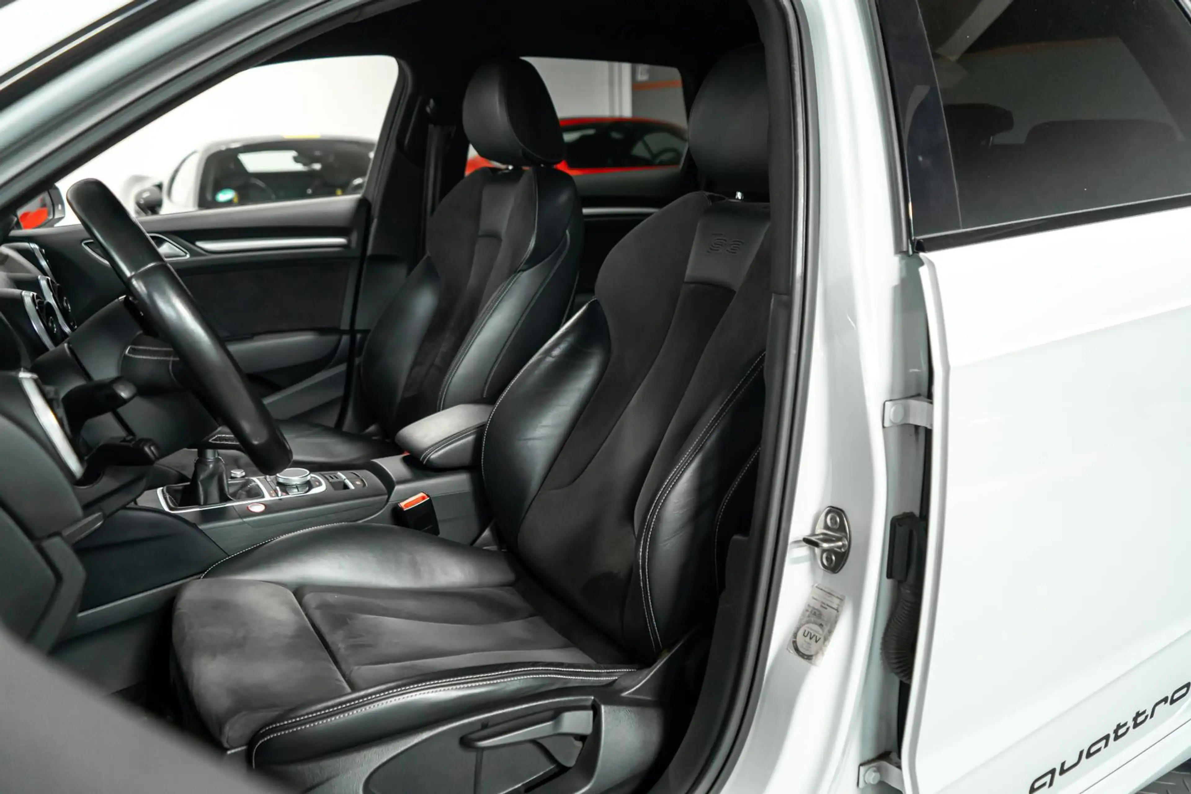 Audi S3 2.0 TFSI quattro ALCANTARA SHZ KW SPARCO 19" — photo 12