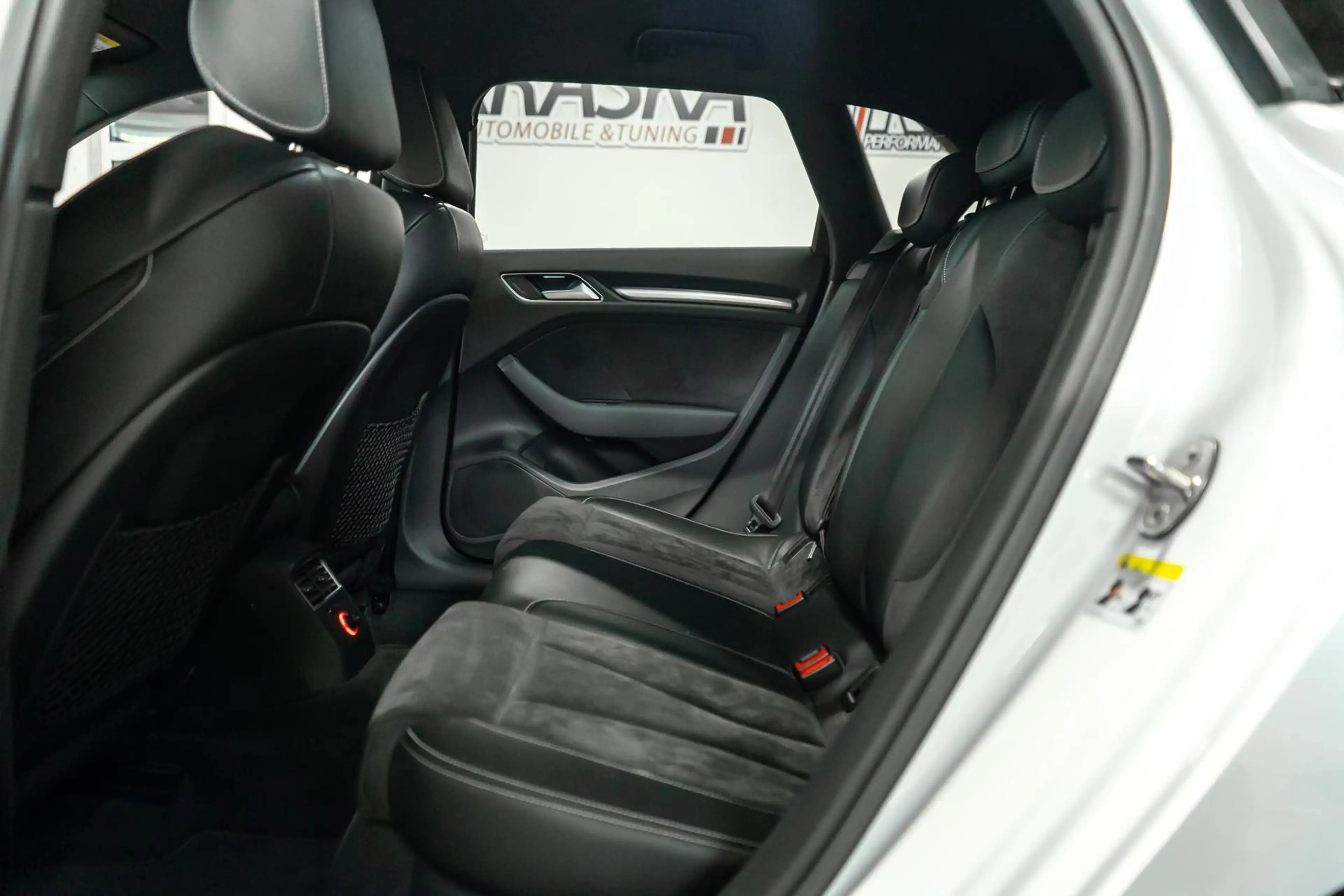 Audi S3 2.0 TFSI quattro ALCANTARA SHZ KW SPARCO 19" — photo 13