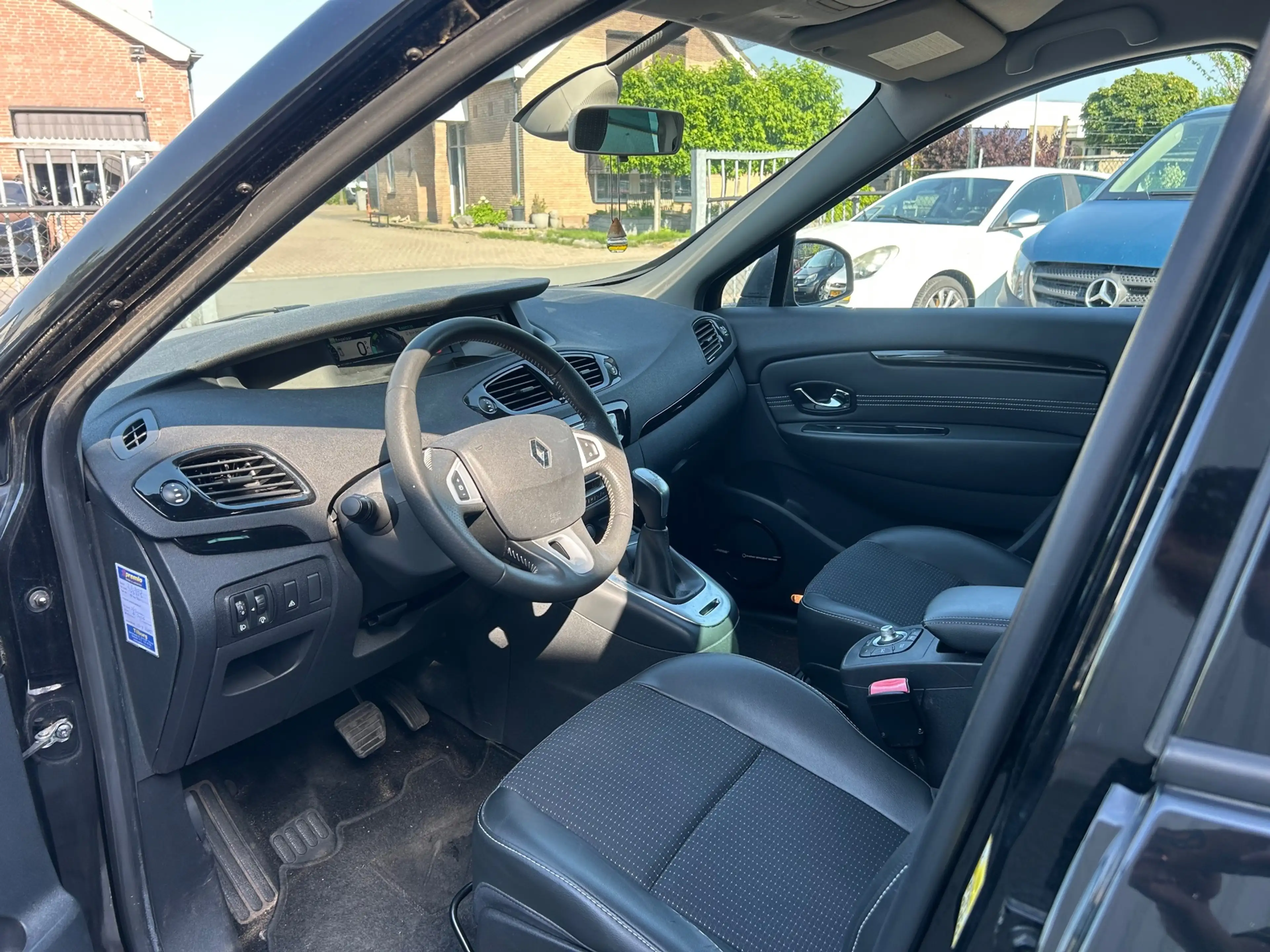 Renault Scenic 2.0 Bose | AUTOMAAT | NAVI | CRUISE | — photo 2