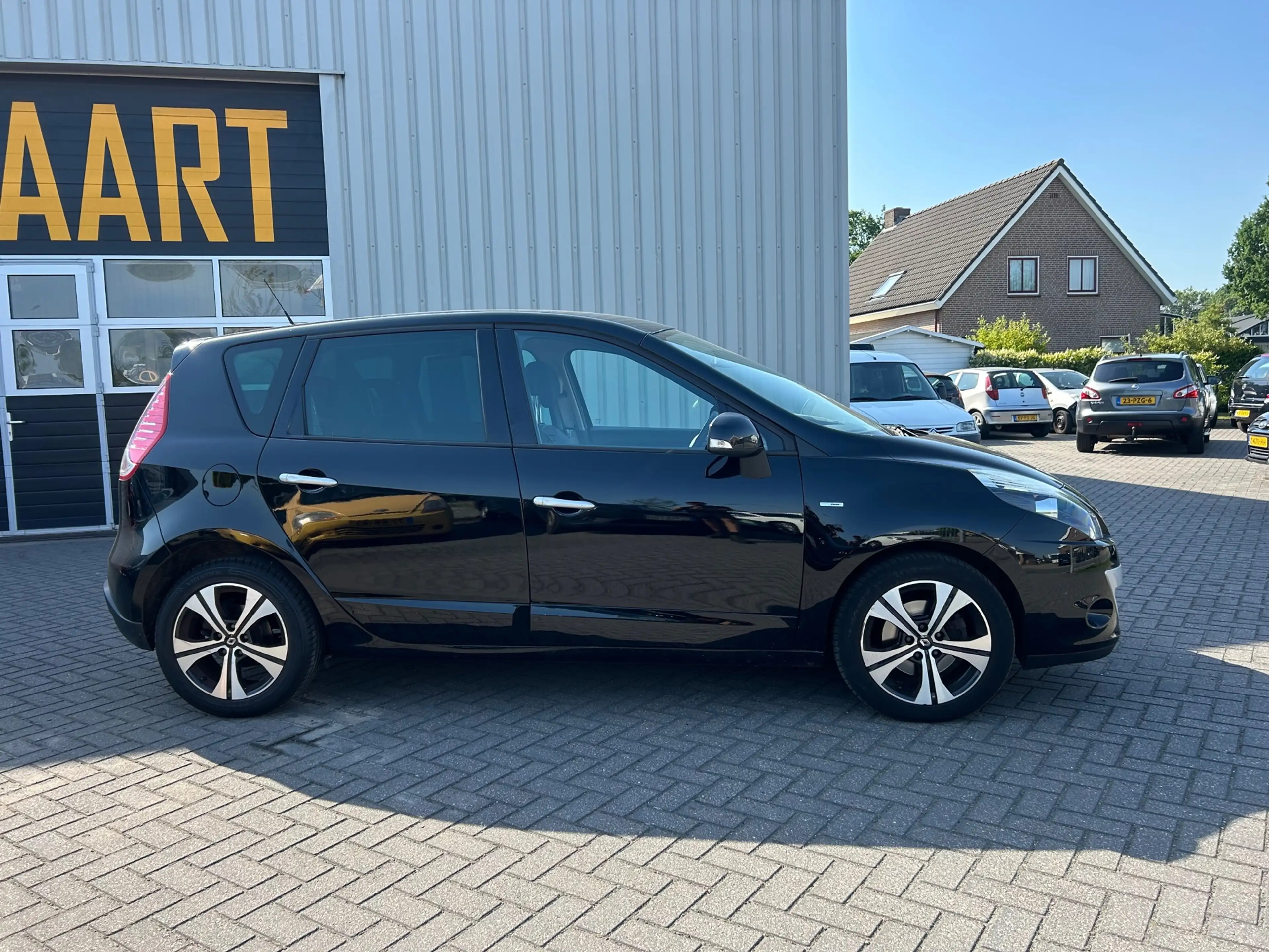 Renault Scenic 2.0 Bose | AUTOMAAT | NAVI | CRUISE | — photo 10