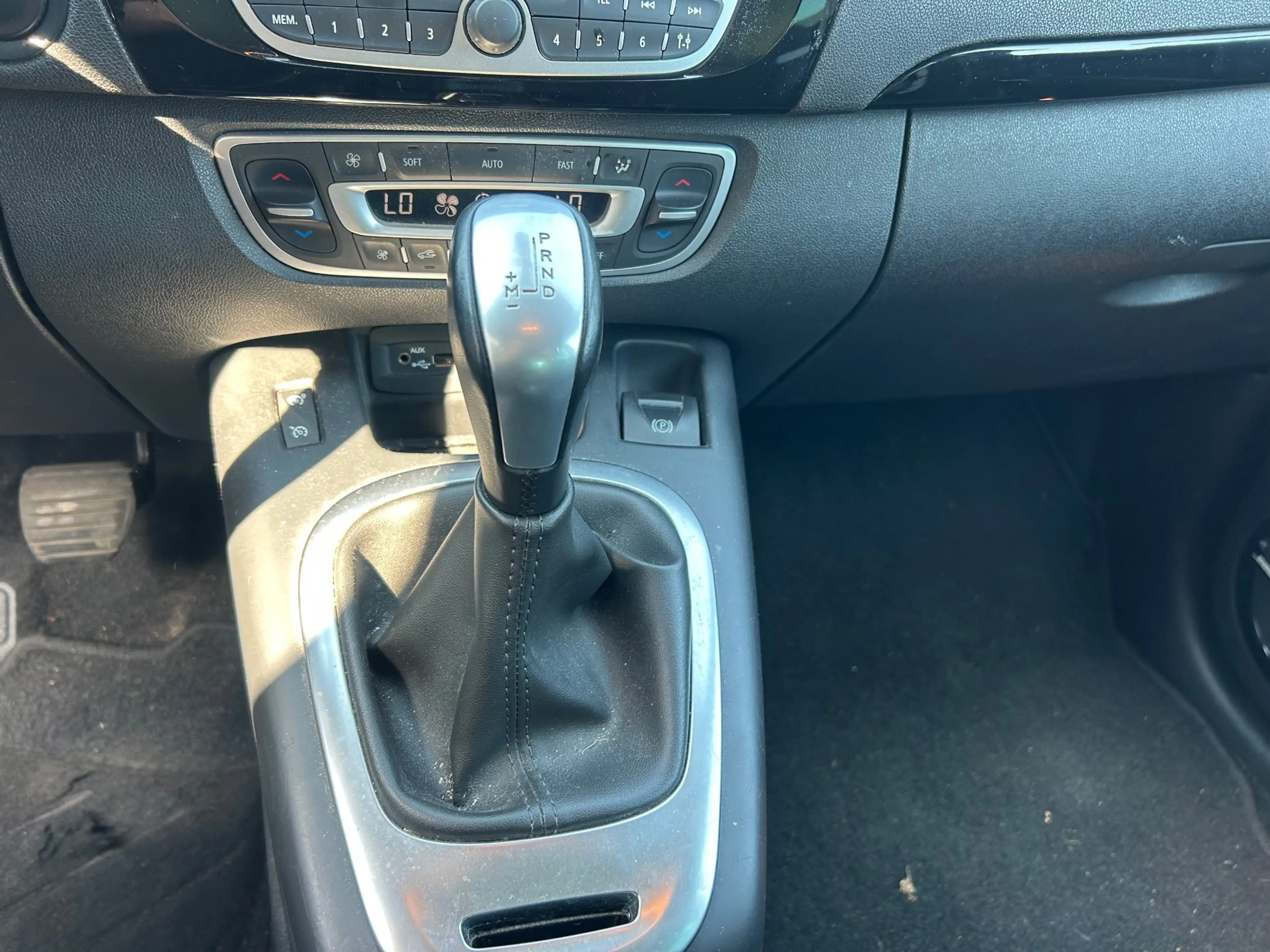 Renault Scenic 2.0 Bose | AUTOMAAT | NAVI | CRUISE | — photo 14