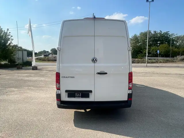 Volkswagen Crafter view 3