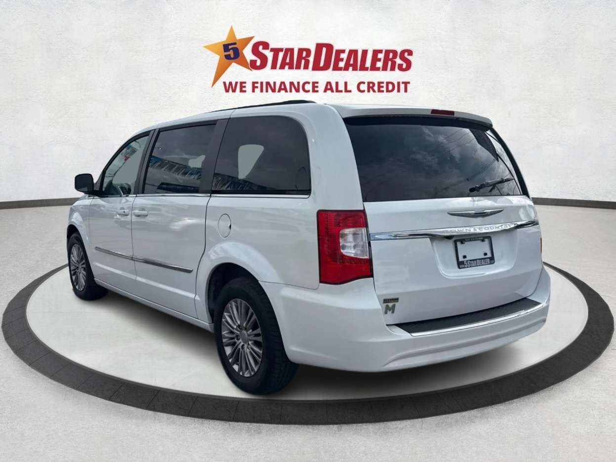 2015 Chrysler Town & Country