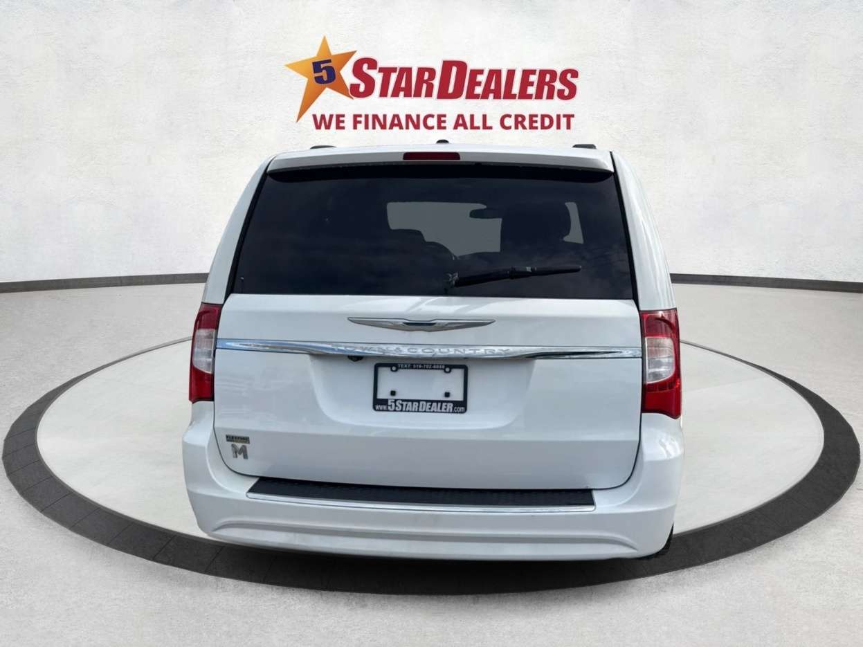 2015 Chrysler Town & Country