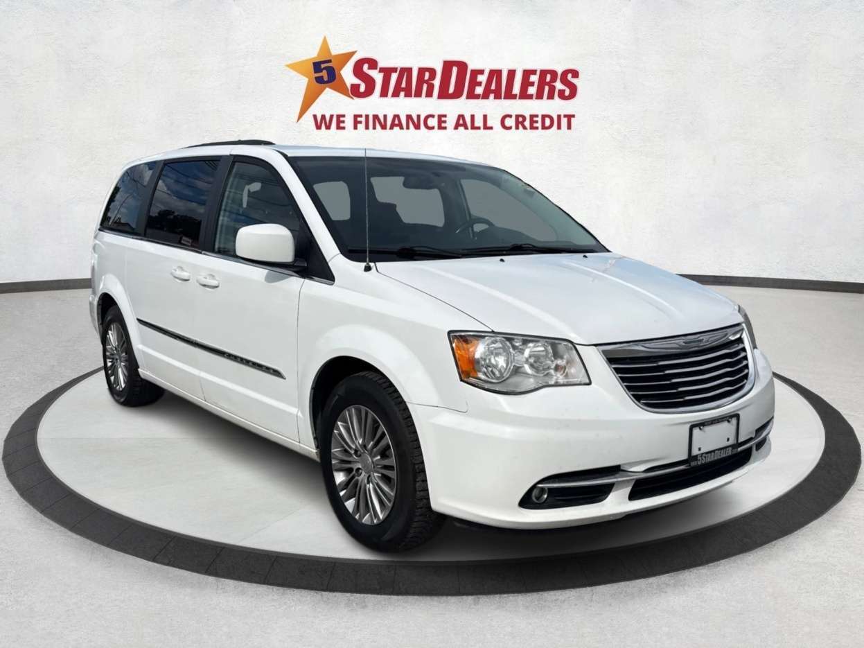 Black 2015 Chrysler Town & Country Minivan Front-Wheel Drive 6-Speed Automatic