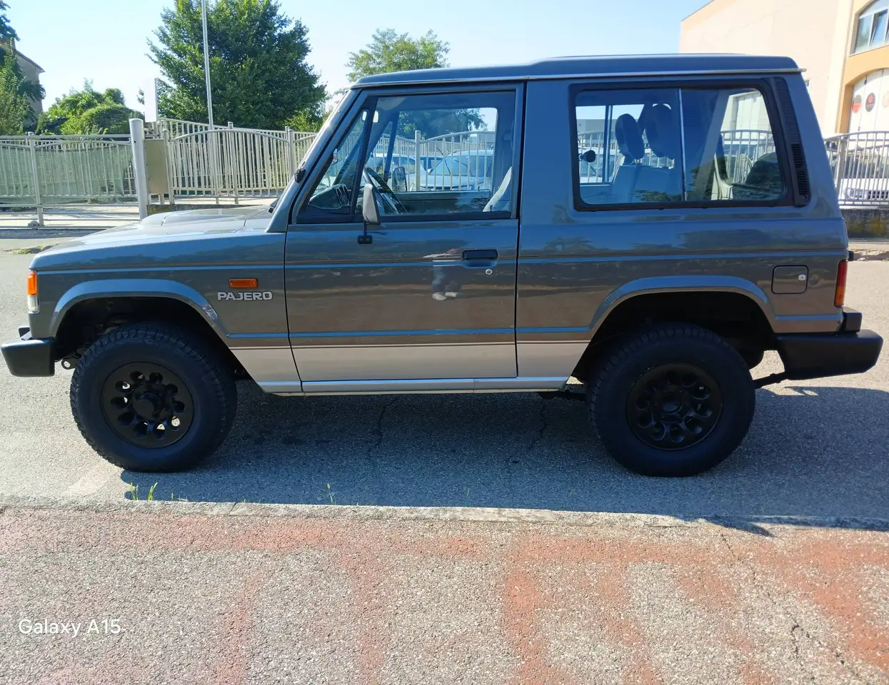 Mitsubishi Pajero Metal Top 2.4 td 3 porte vettura 4 posti clima gomme nuove, foto 2