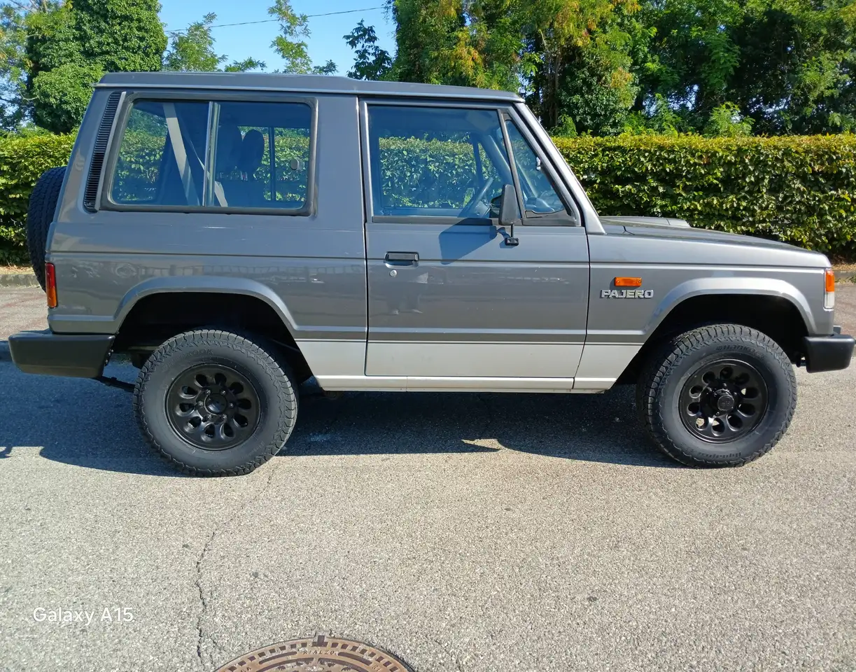 Mitsubishi Pajero Metal Top 2.4 td 3 porte vettura 4 posti clima gomme nuove, foto 6