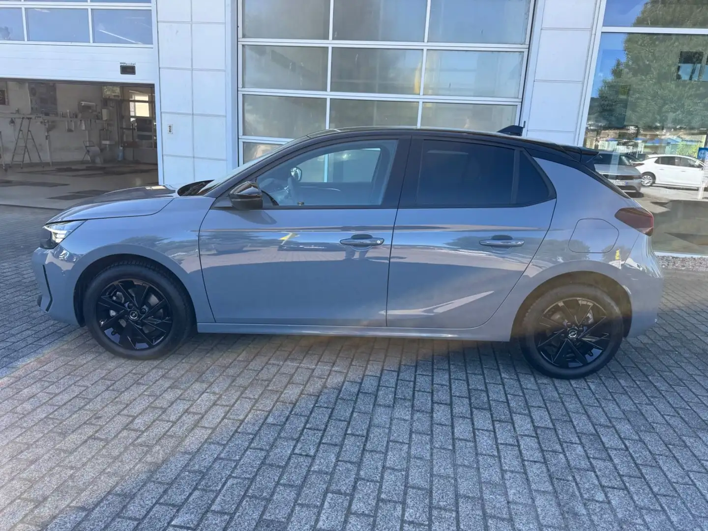 Opel Corsa F GS Grau - 2