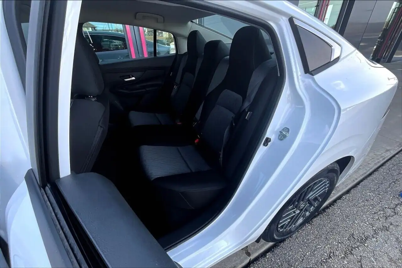 Nissan Sentra снимка Nissan Sentra