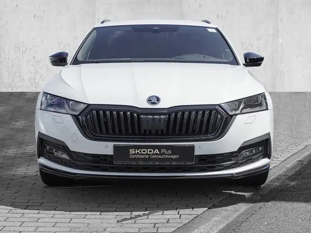 Skoda Octavia view 3