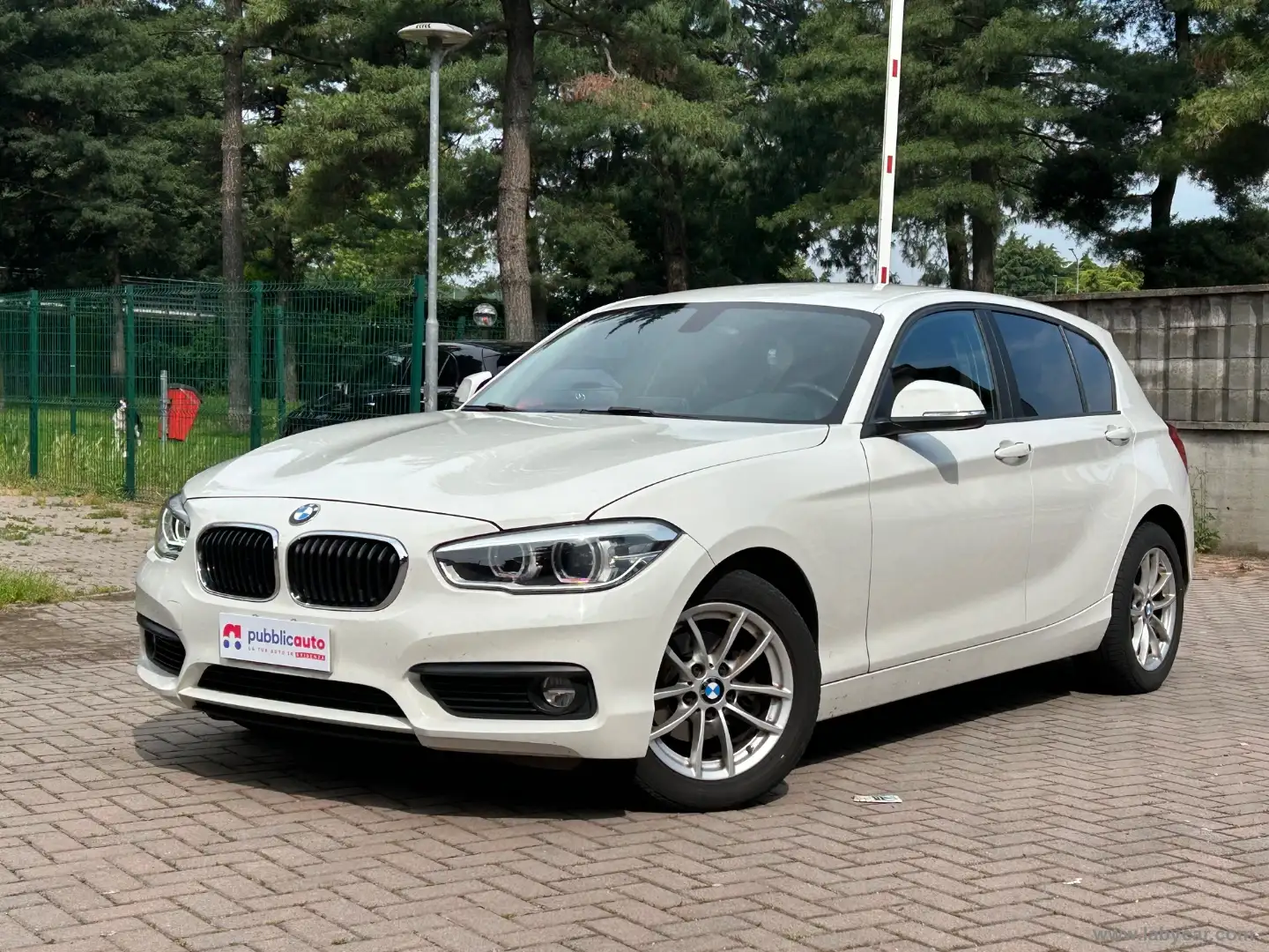 BMW 116 116d 5p. Advantage Weiß - 1