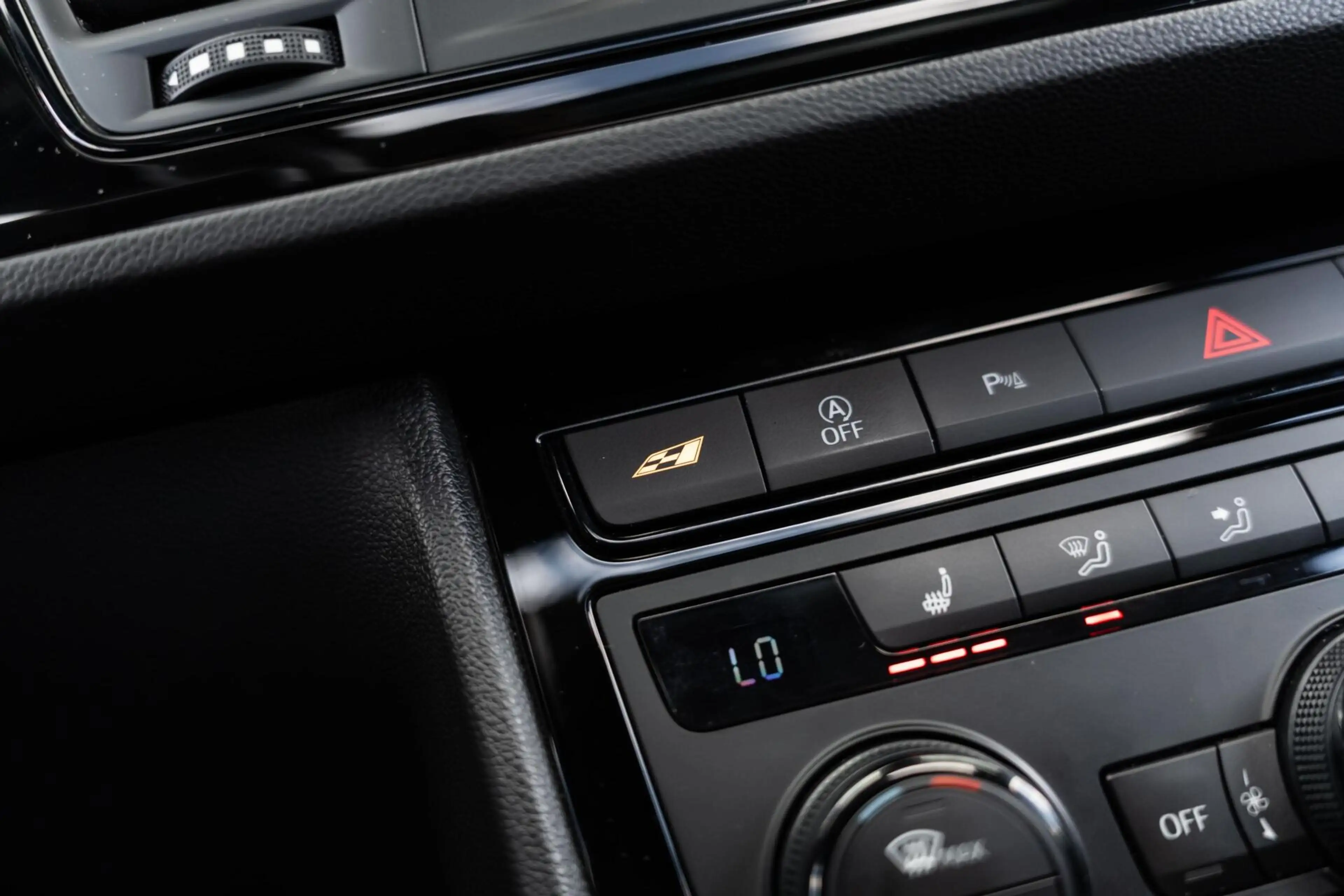SEAT Leon 2.0 TSI CUPRA Ultimate Edition Pano Beats Carbon — photo 38