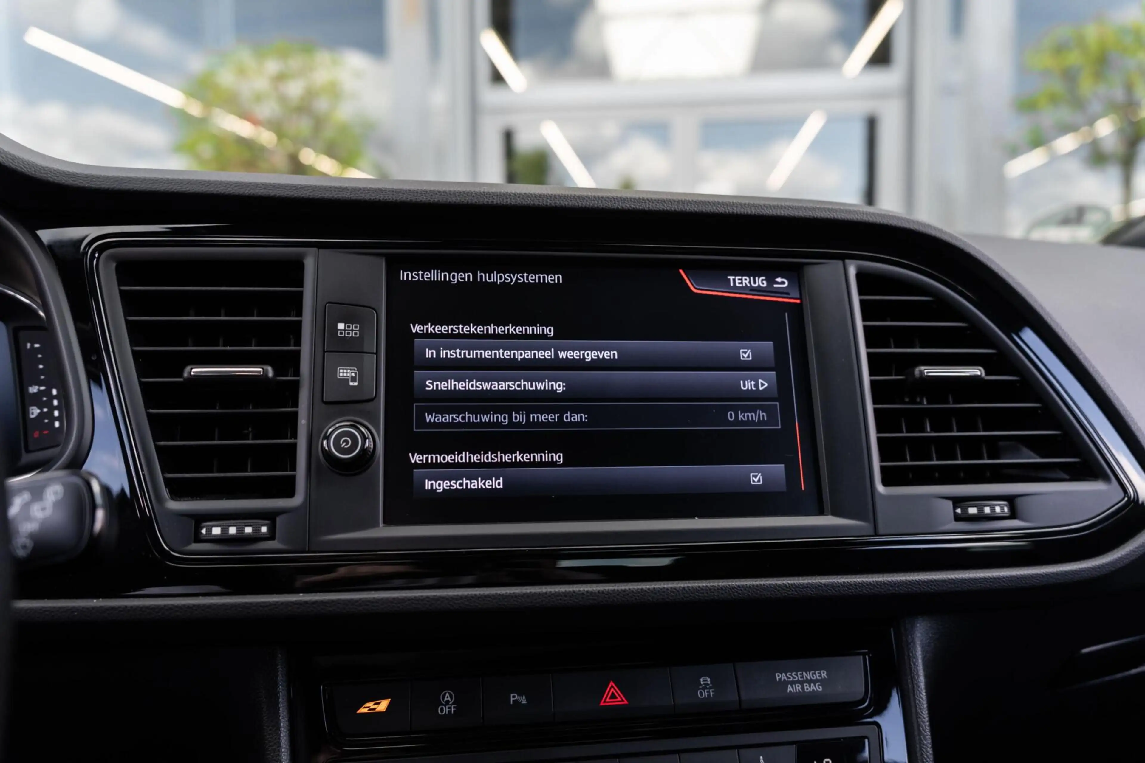 SEAT Leon 2.0 TSI CUPRA Ultimate Edition Pano Beats Carbon — photo 46