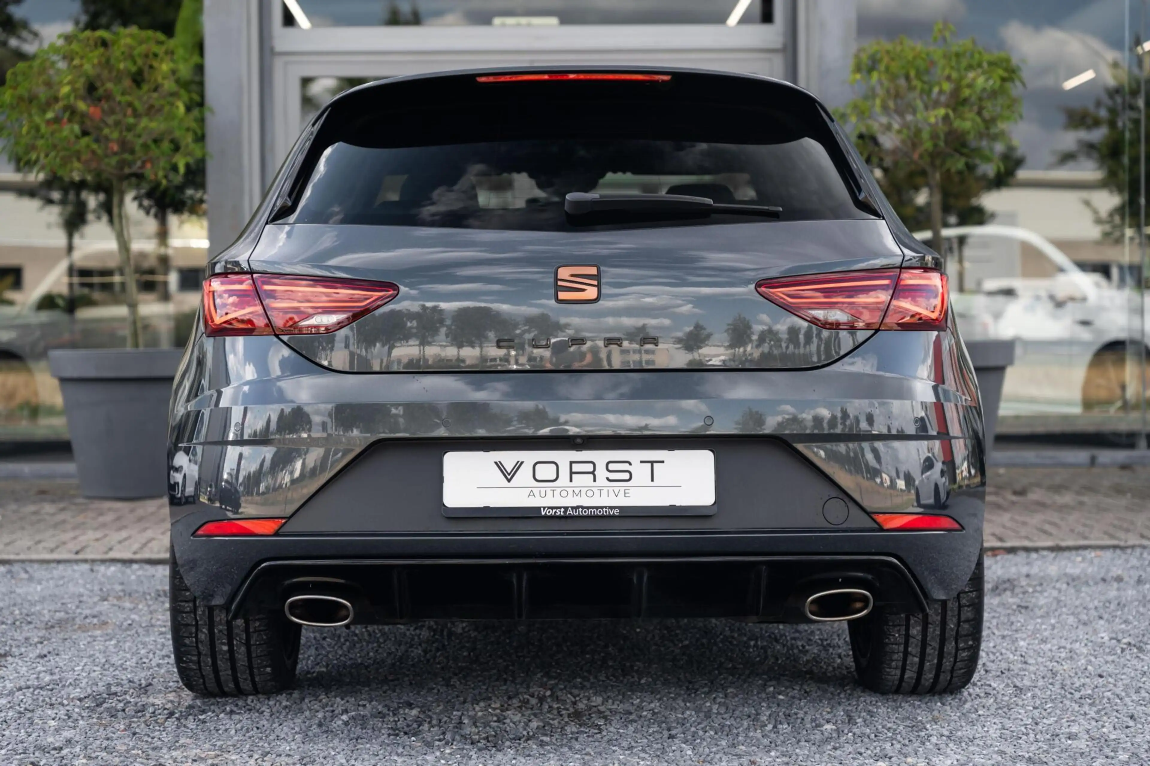 SEAT Leon 2.0 TSI CUPRA Ultimate Edition Pano Beats Carbon — photo 5