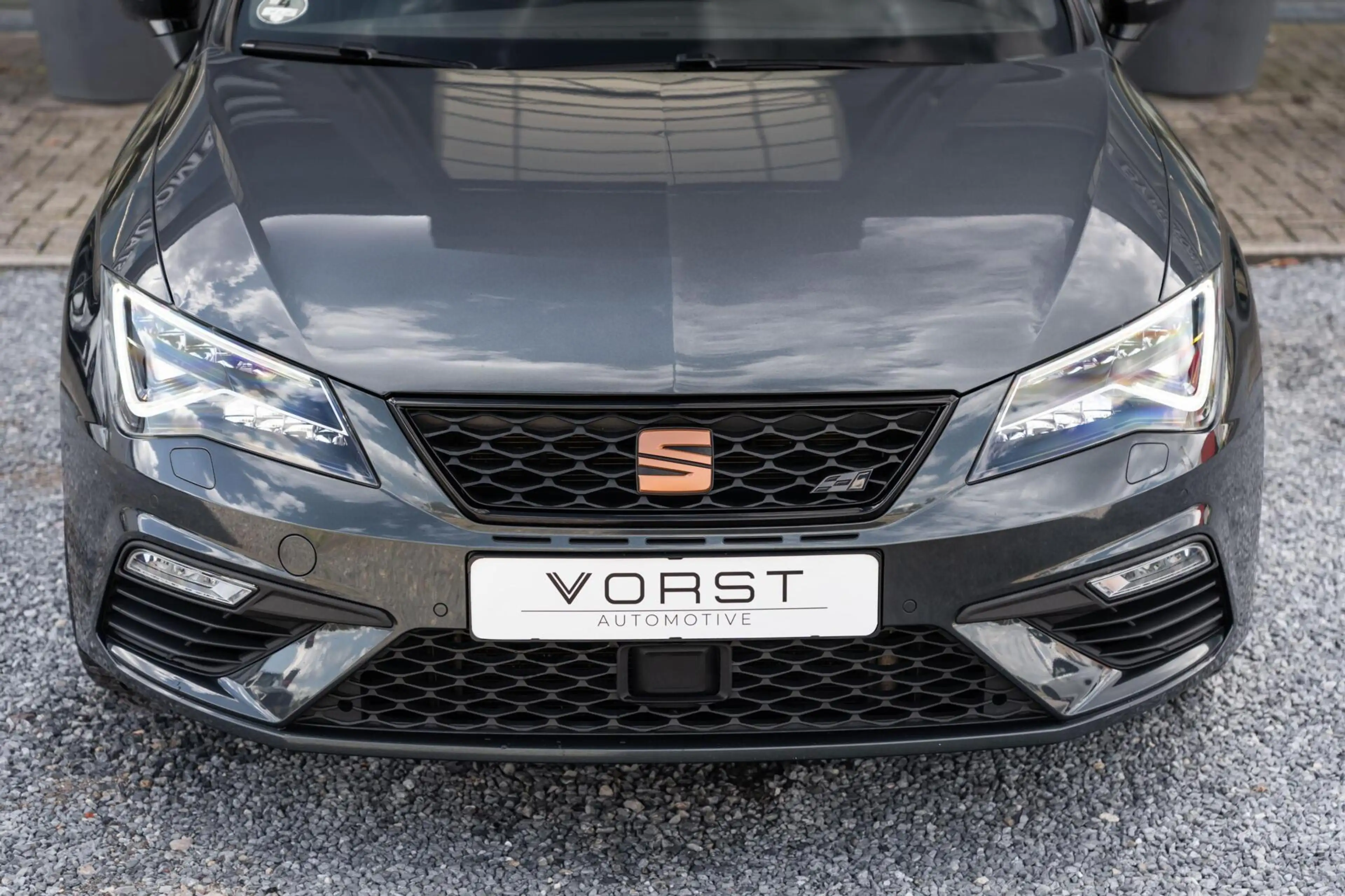 SEAT Leon 2.0 TSI CUPRA Ultimate Edition Pano Beats Carbon — photo 10