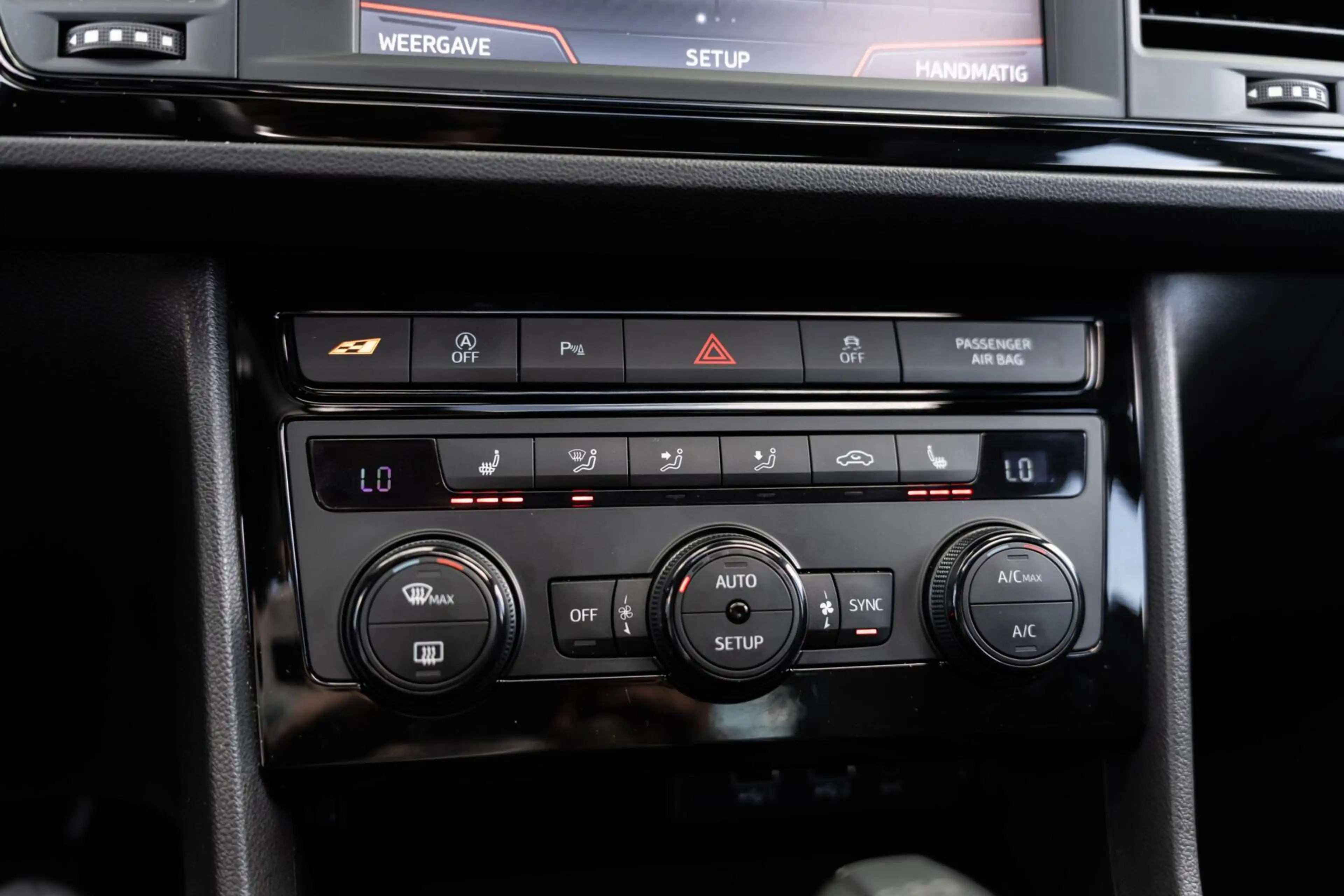 SEAT Leon 2.0 TSI CUPRA Ultimate Edition Pano Beats Carbon — photo 33
