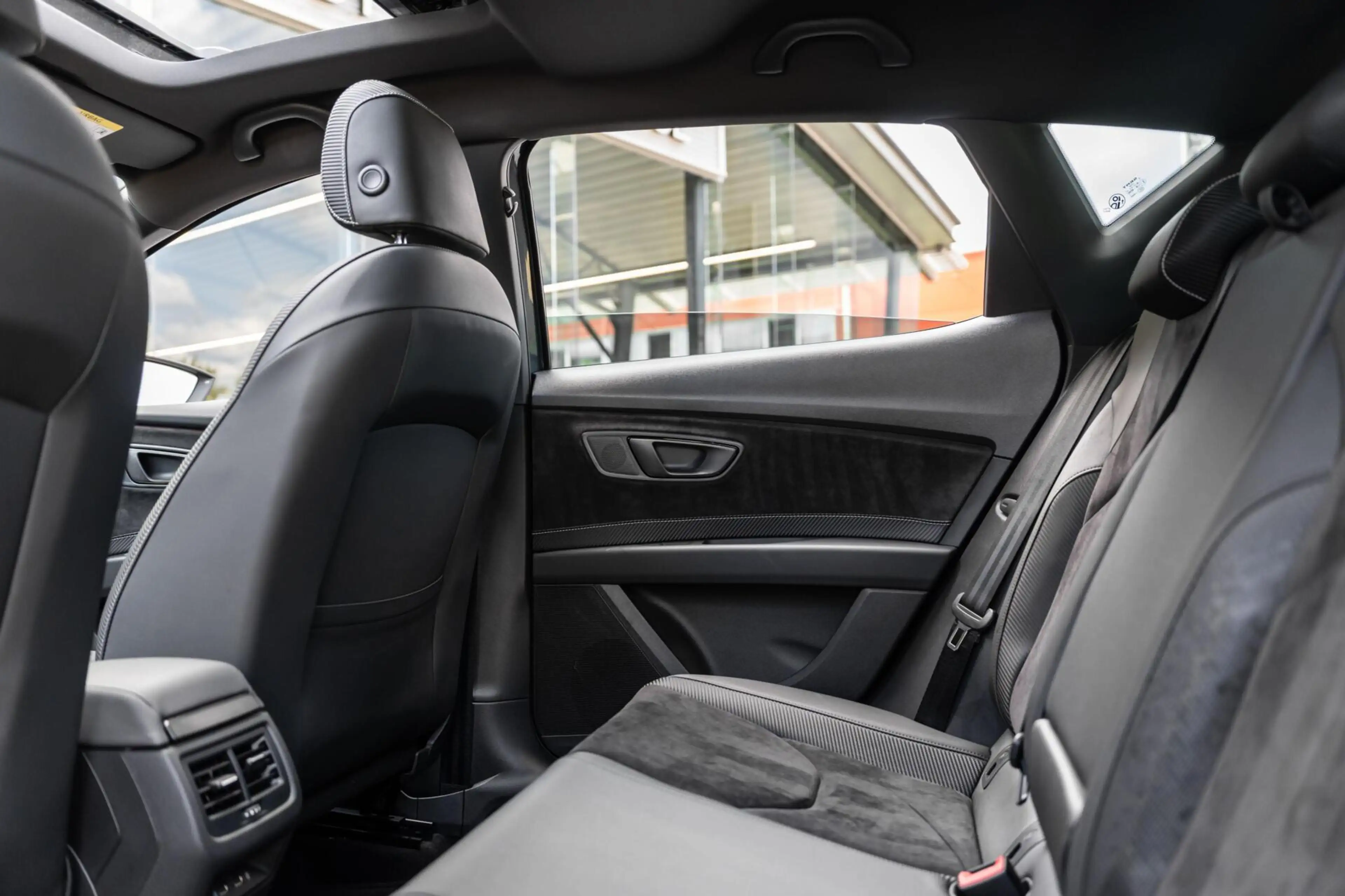 SEAT Leon 2.0 TSI CUPRA Ultimate Edition Pano Beats Carbon — photo 27