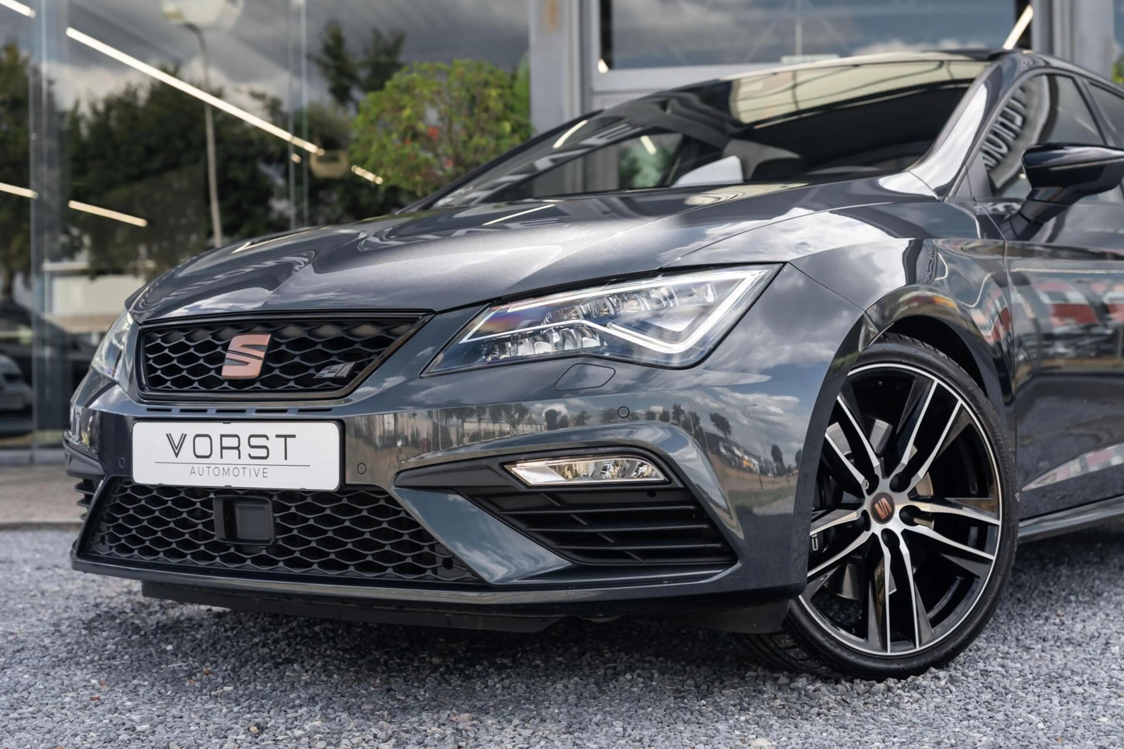 SEAT Leon 2.0 TSI CUPRA Ultimate Edition Pano Beats Carbon — photo 7