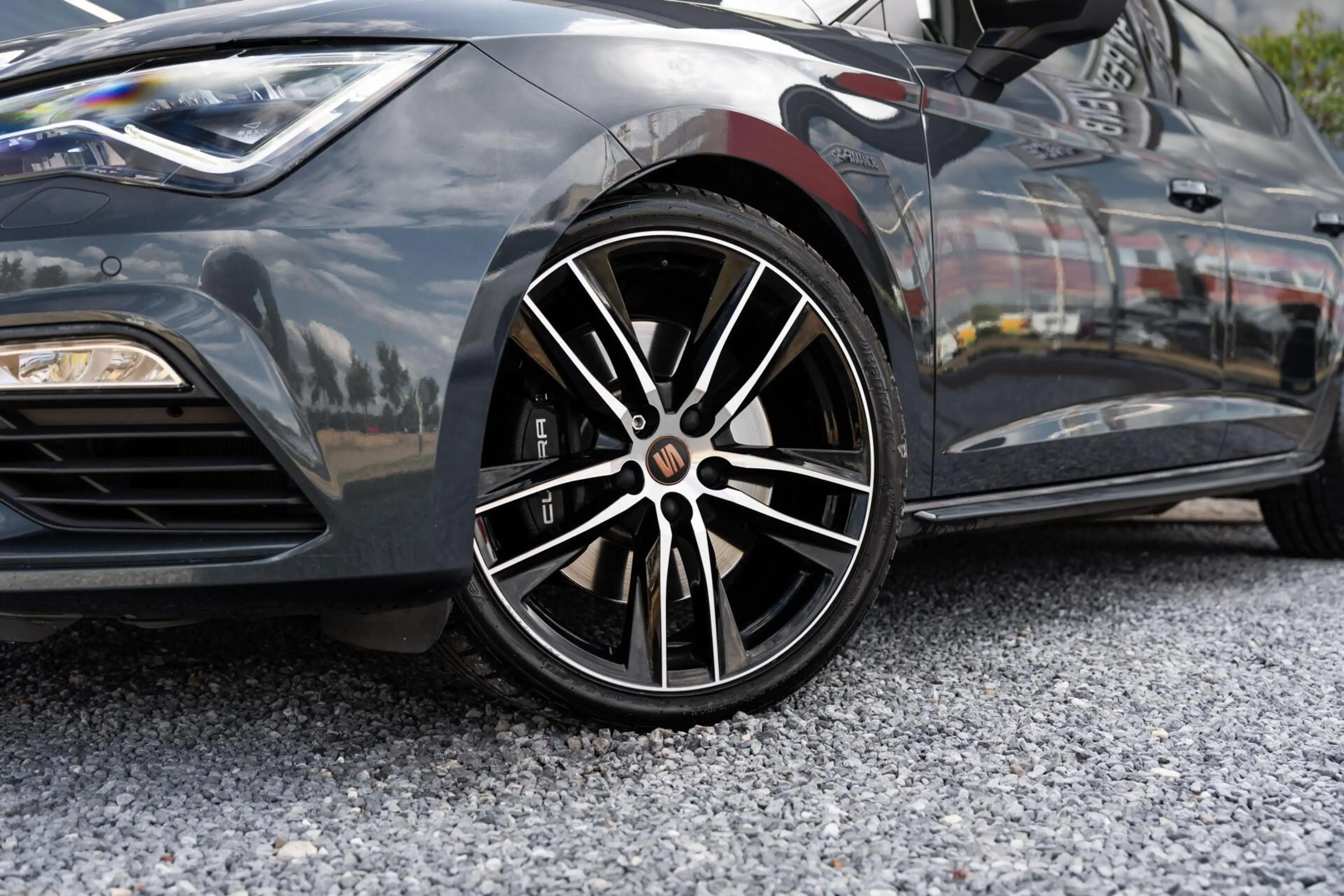 SEAT Leon 2.0 TSI CUPRA Ultimate Edition Pano Beats Carbon — photo 9