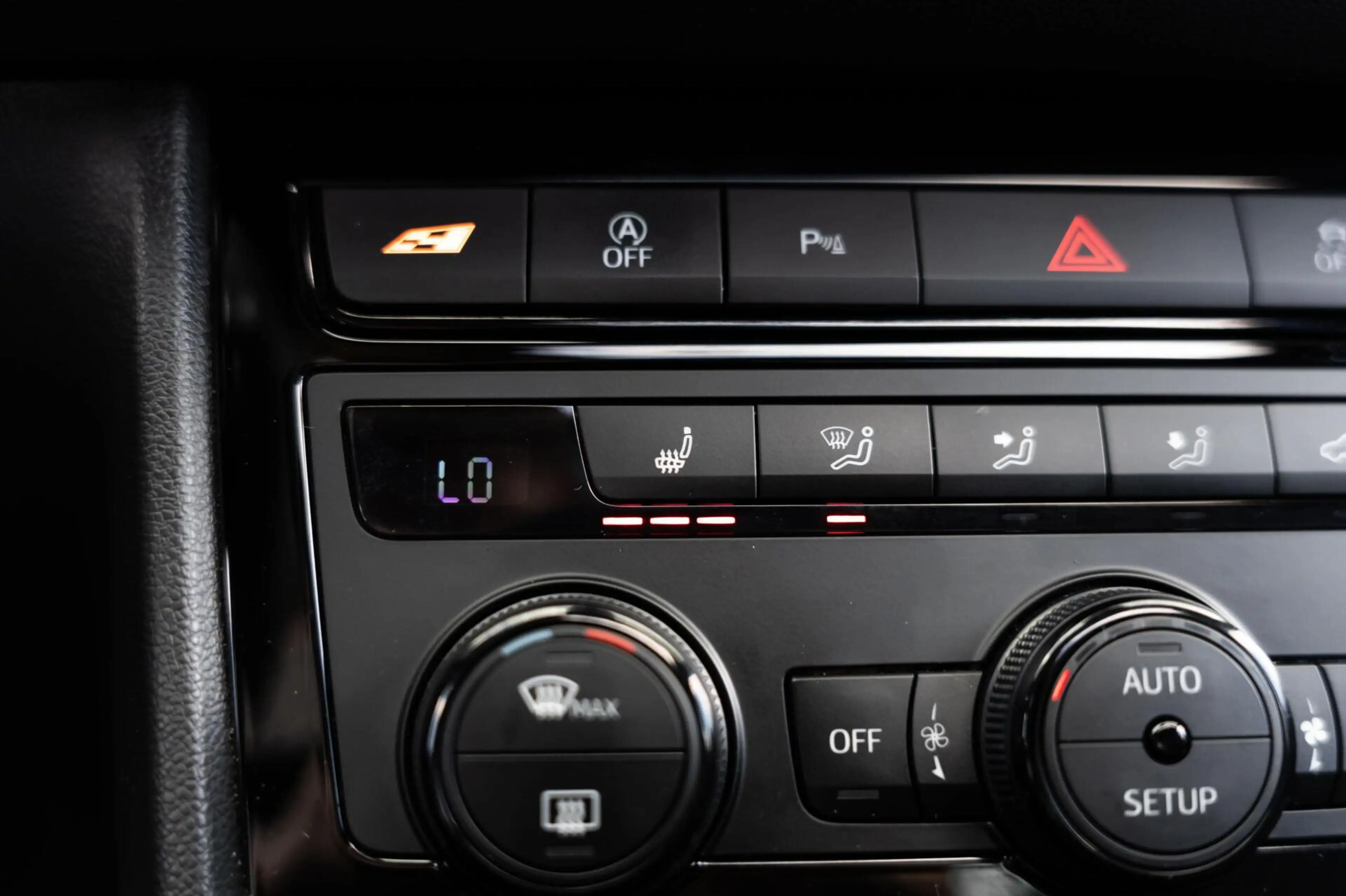 SEAT Leon 2.0 TSI CUPRA Ultimate Edition Pano Beats Carbon — photo 34