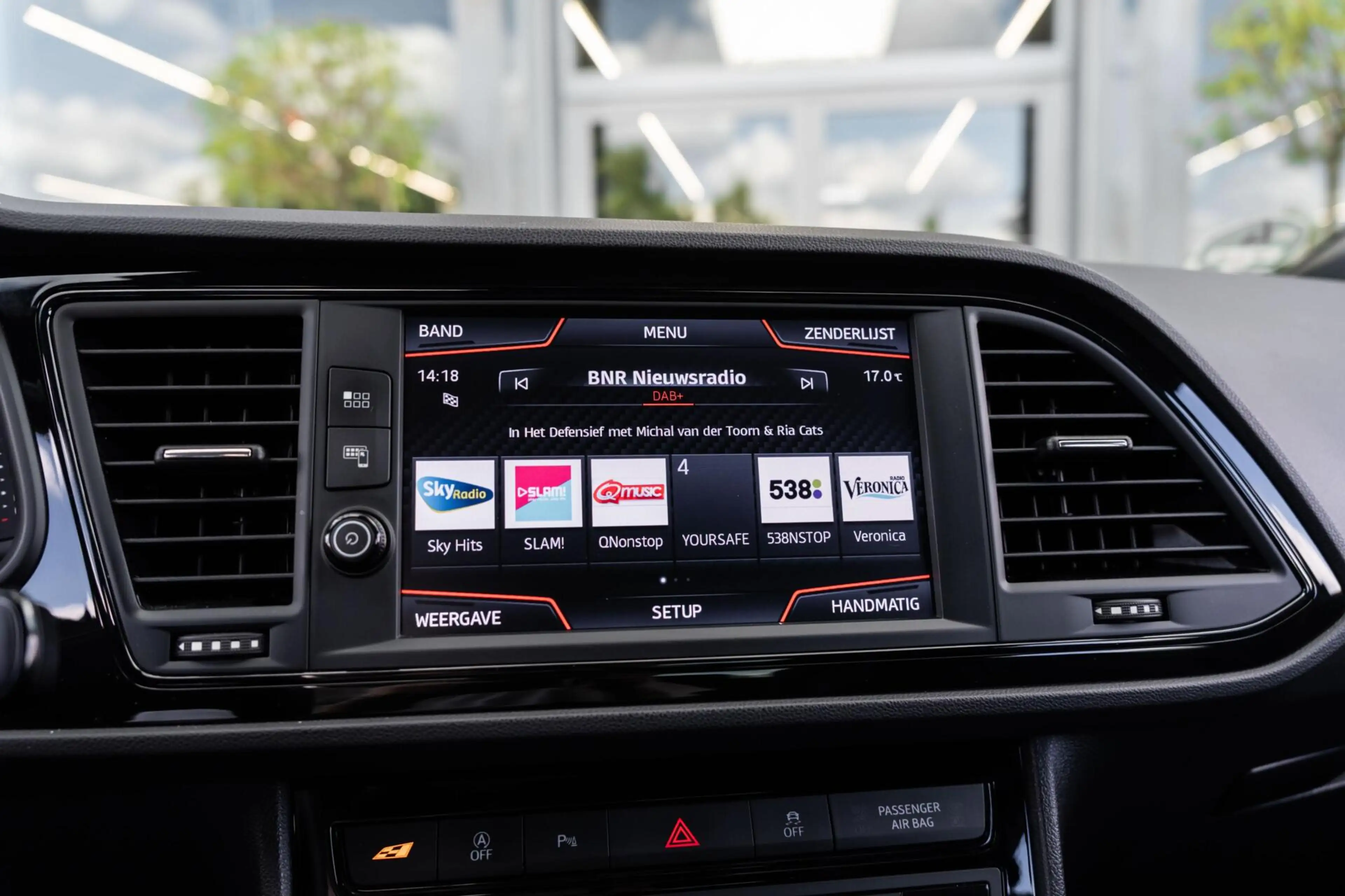 SEAT Leon 2.0 TSI CUPRA Ultimate Edition Pano Beats Carbon — photo 39