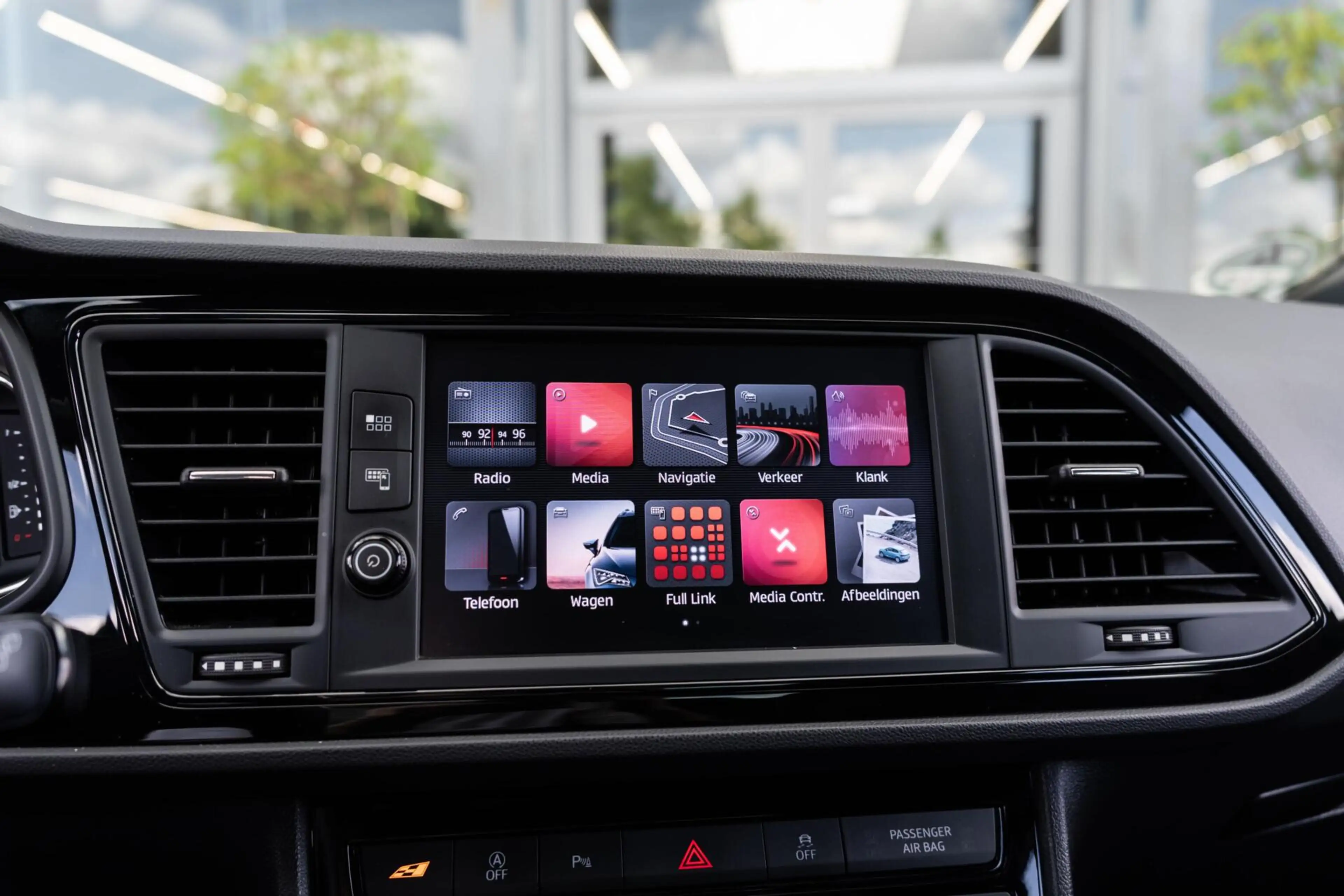 SEAT Leon 2.0 TSI CUPRA Ultimate Edition Pano Beats Carbon — photo 41