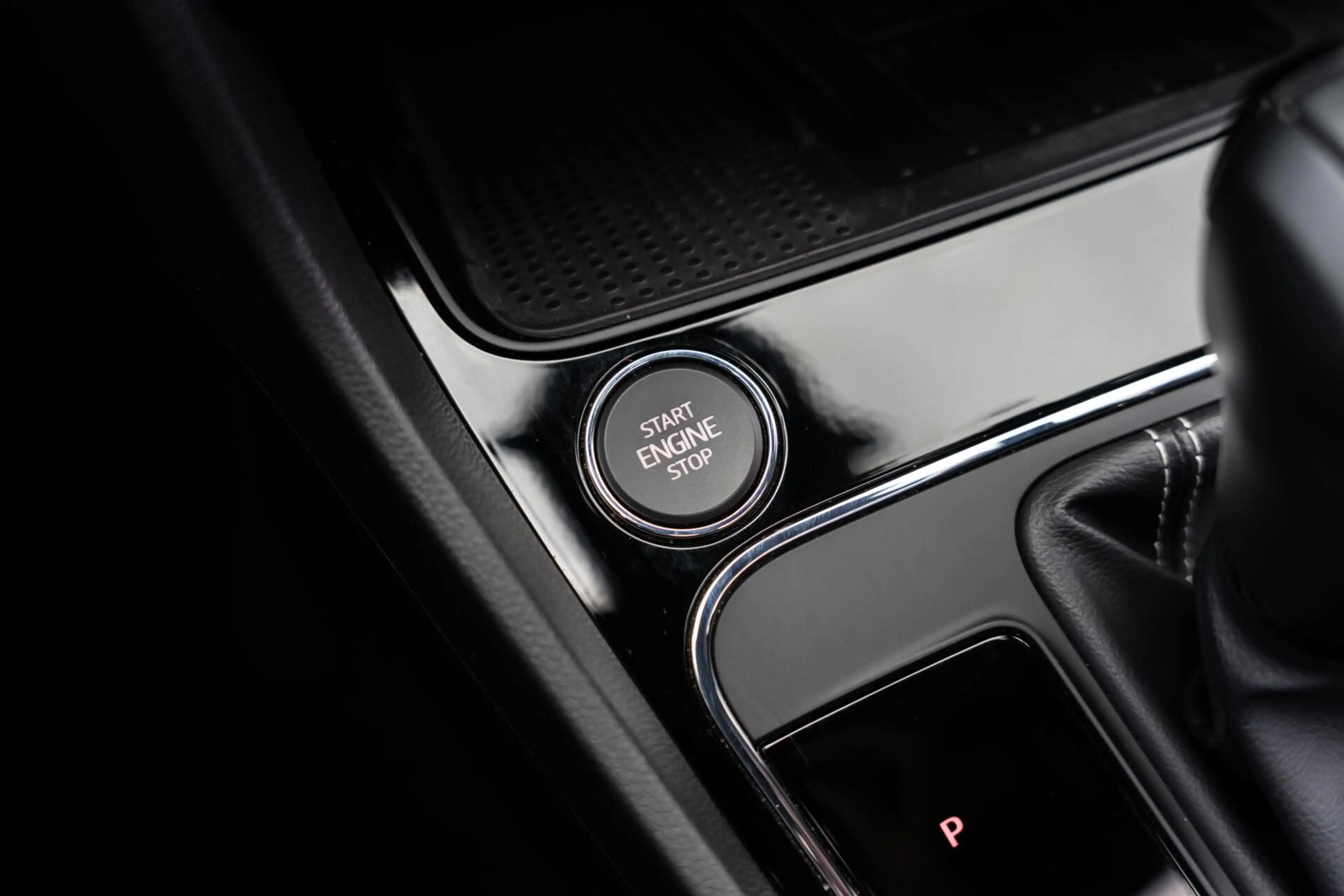 SEAT Leon 2.0 TSI CUPRA Ultimate Edition Pano Beats Carbon — photo 36