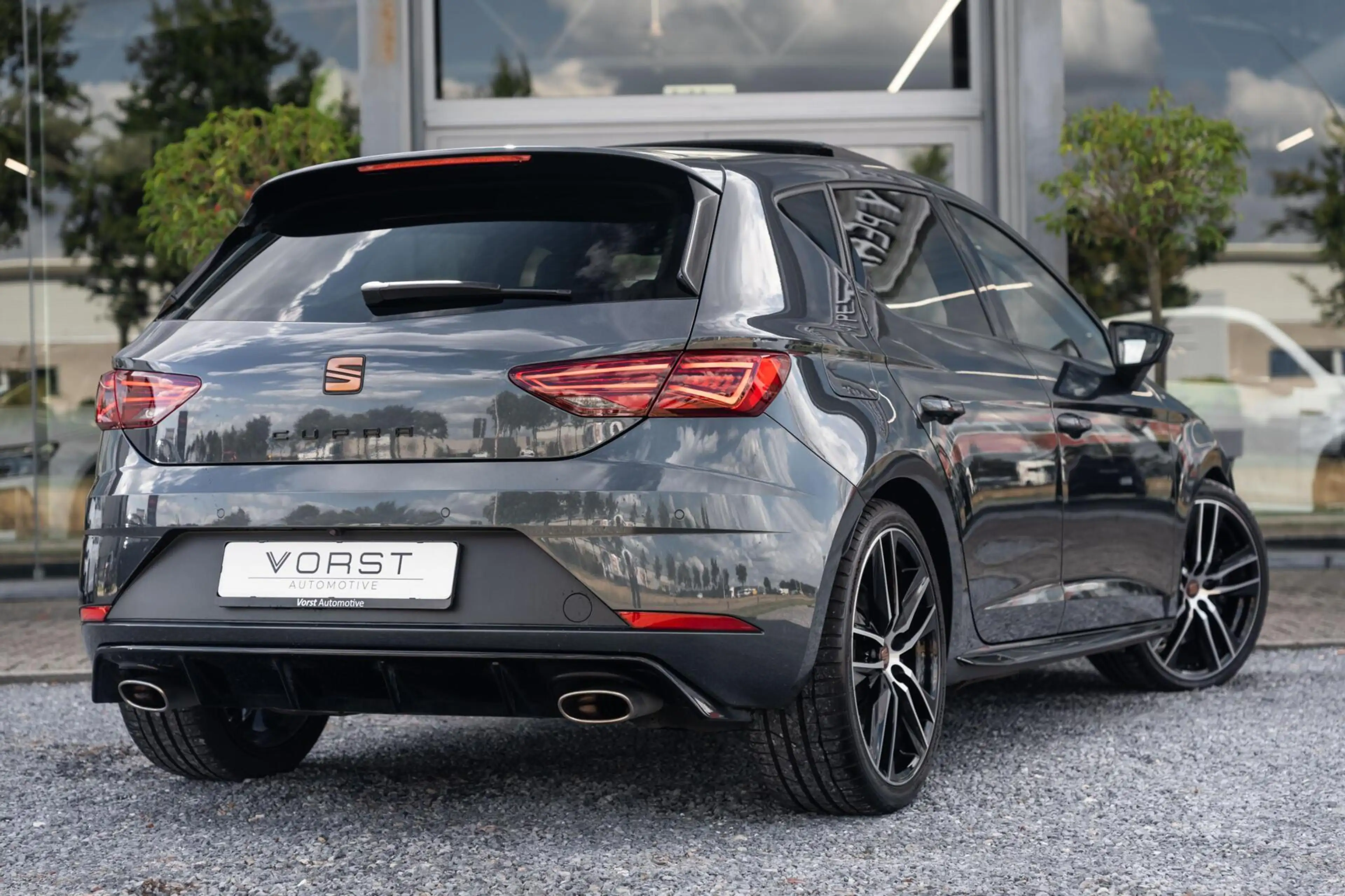 SEAT Leon 2.0 TSI CUPRA Ultimate Edition Pano Beats Carbon — photo 6