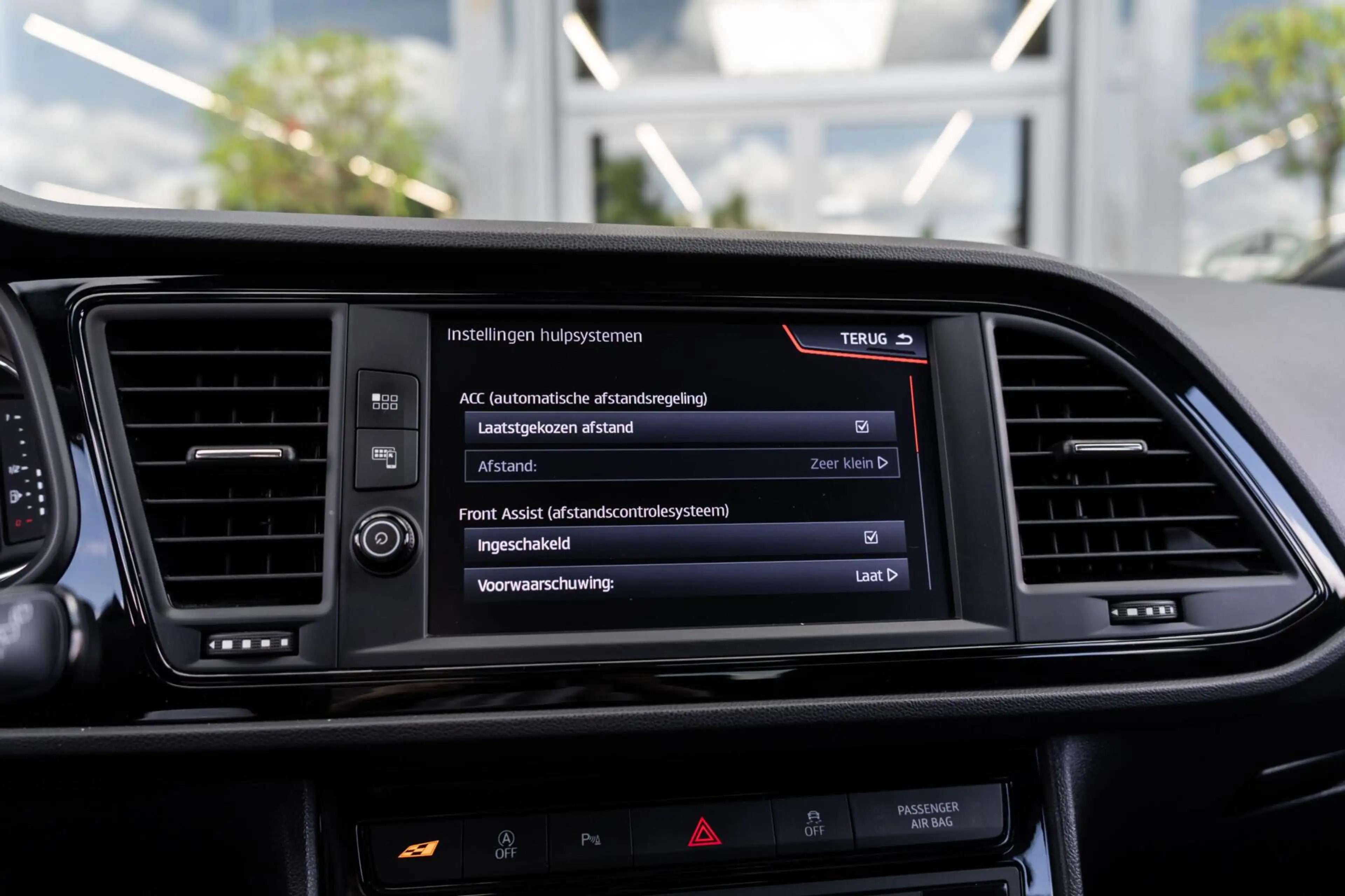 SEAT Leon 2.0 TSI CUPRA Ultimate Edition Pano Beats Carbon — photo 43