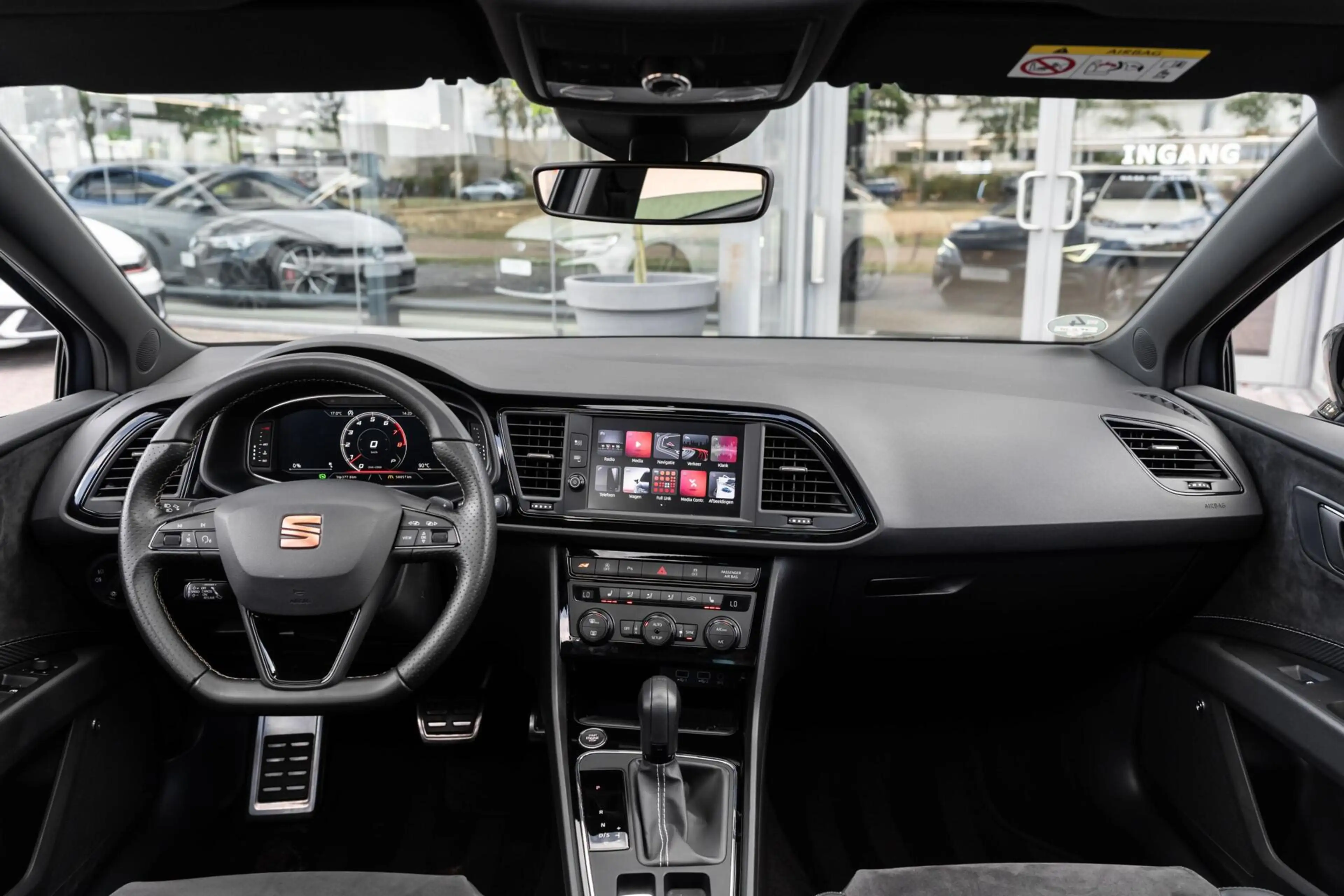 SEAT Leon 2.0 TSI CUPRA Ultimate Edition Pano Beats Carbon — photo 15