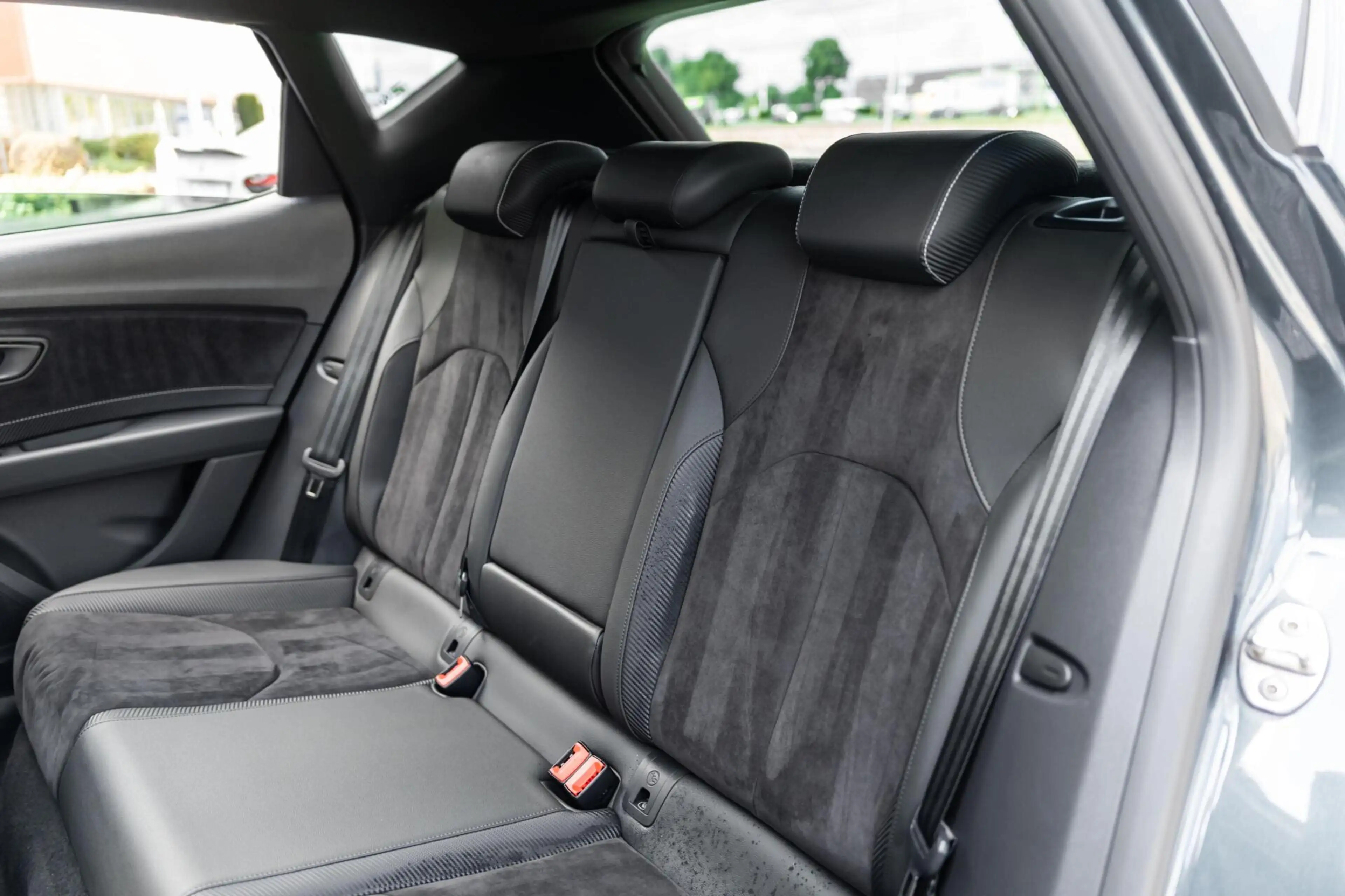 SEAT Leon 2.0 TSI CUPRA Ultimate Edition Pano Beats Carbon — photo 28