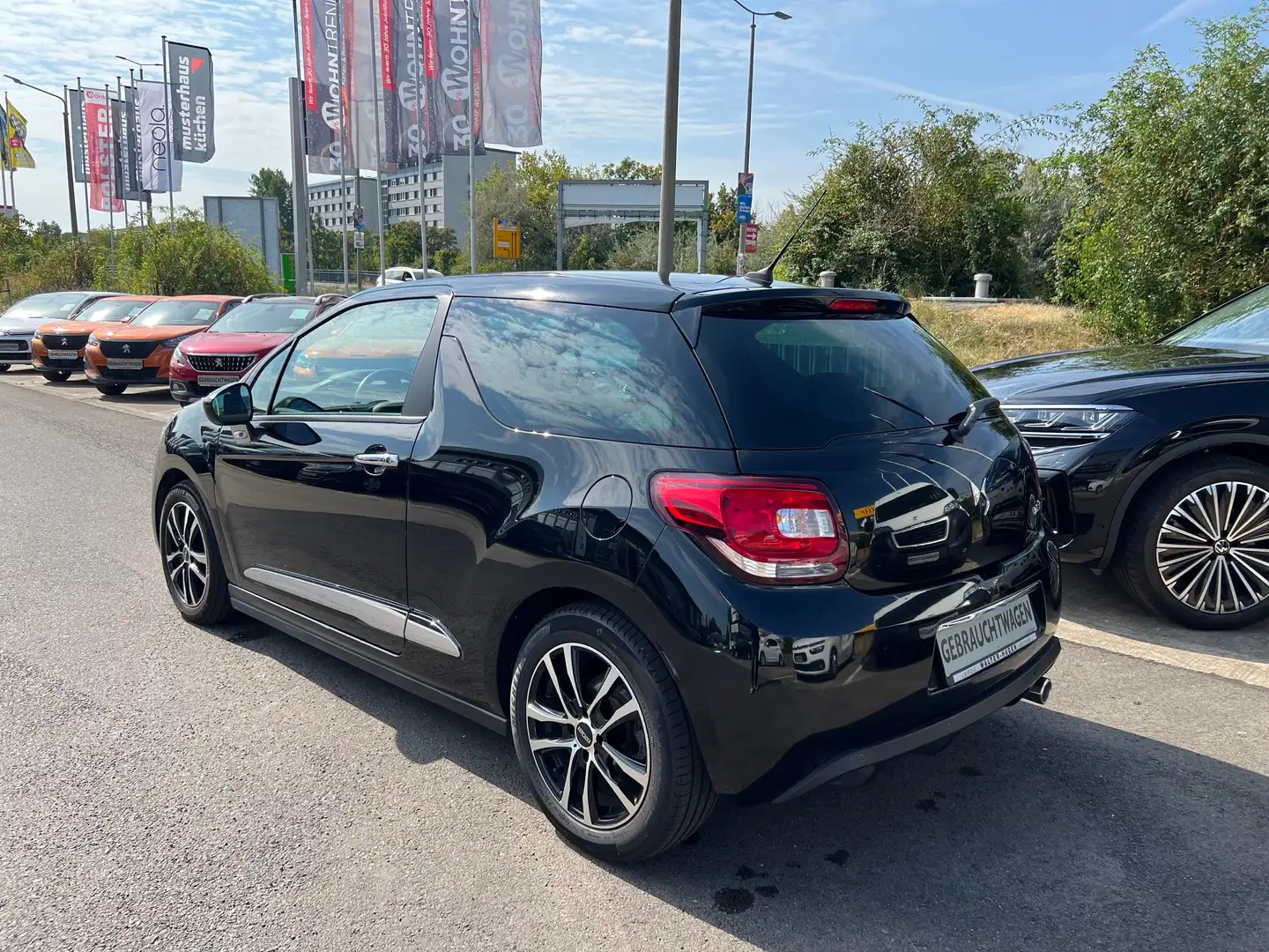 Citroen DS3 SoChic 1.6 100 BlueHDi NAVI/PDC/RFK/DAB/Klimaautom Schwarz - 2