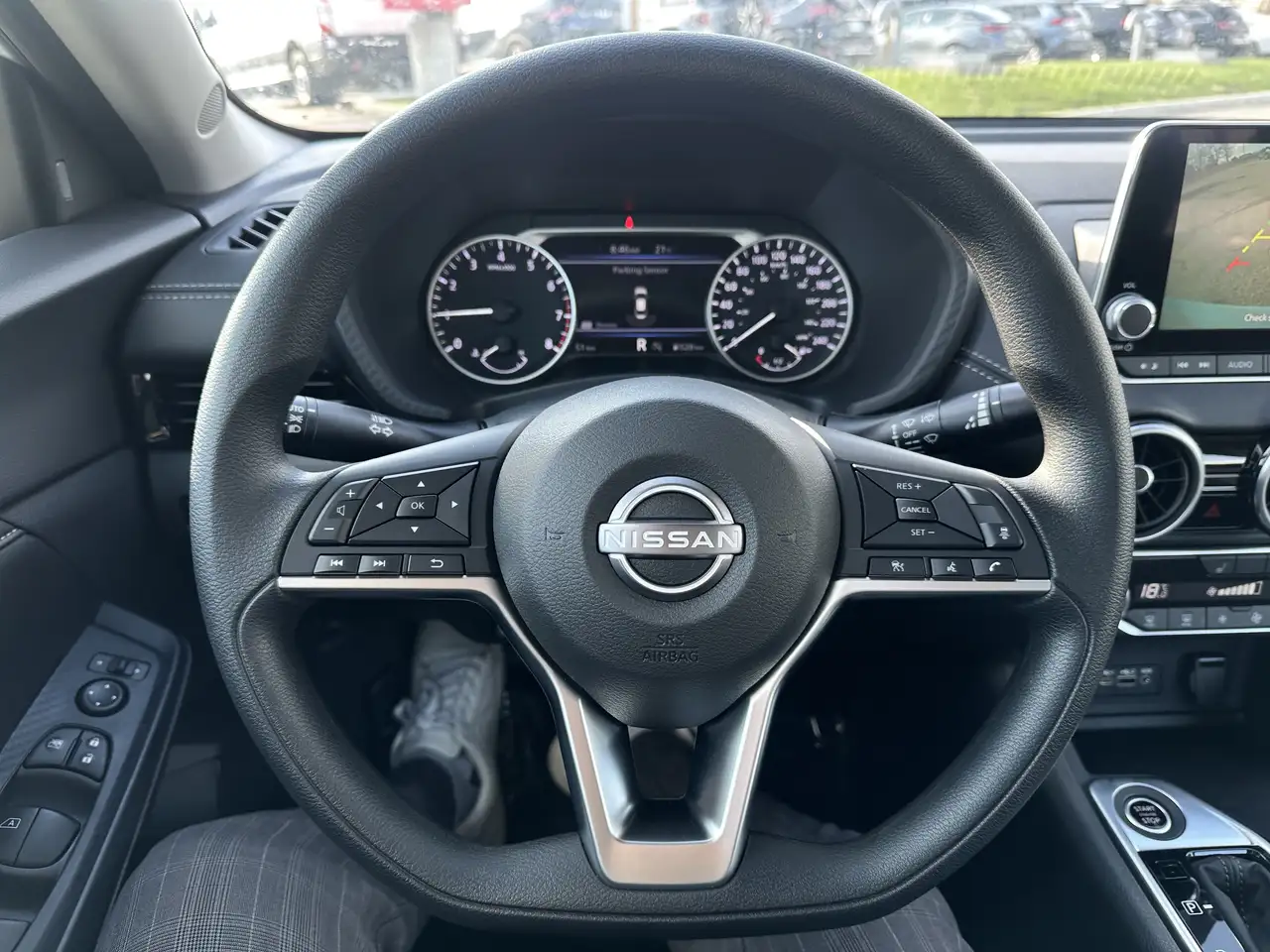 Nissan Sentra снимка Nissan Sentra
