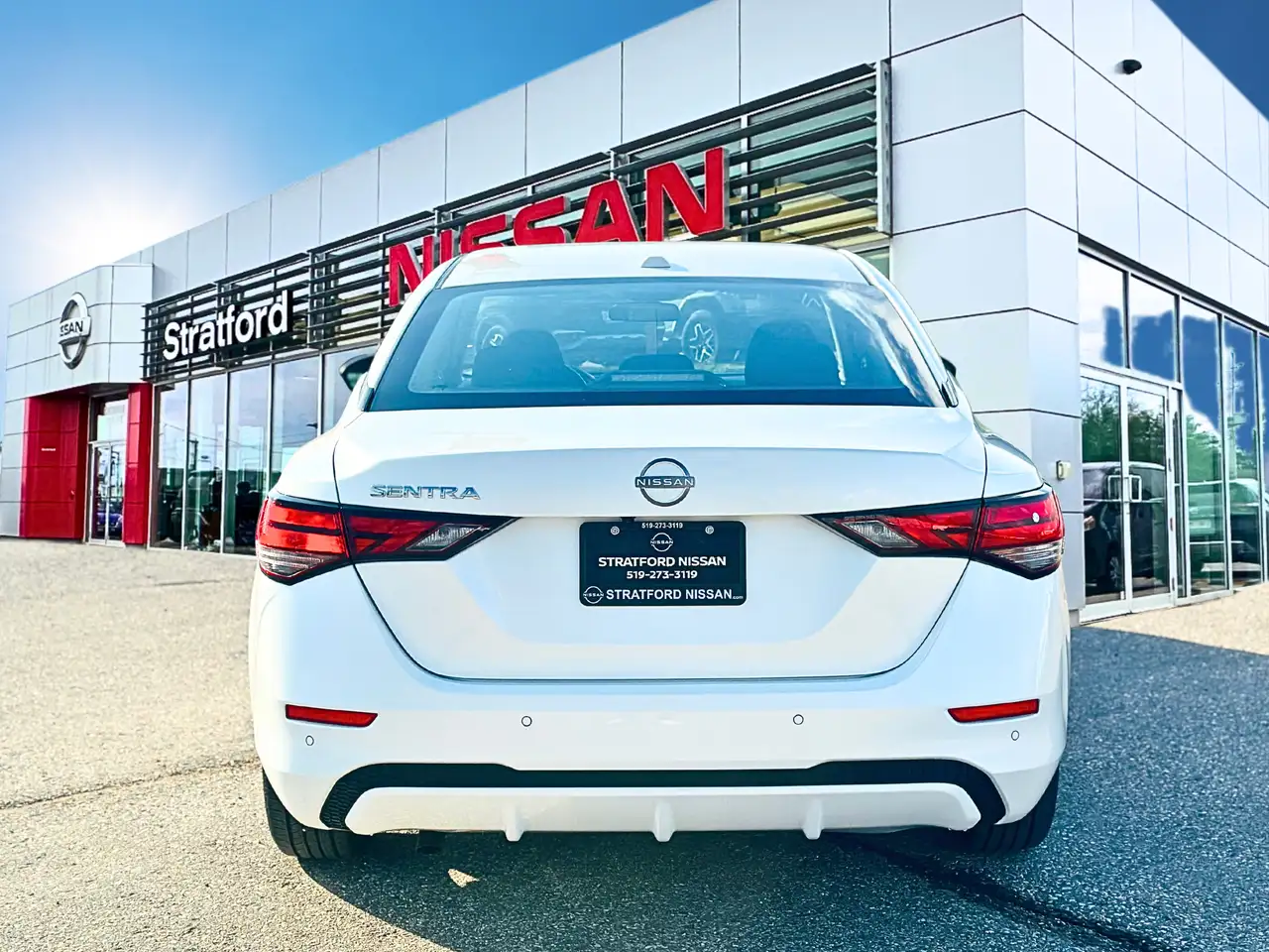 Nissan Sentra снимка Nissan Sentra