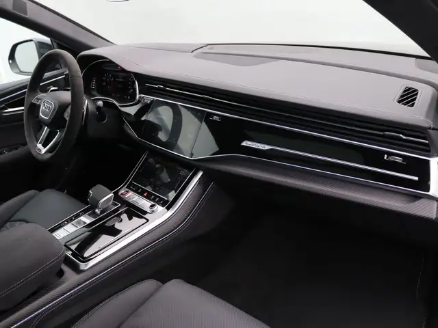 Audi RSQ8 view 9
