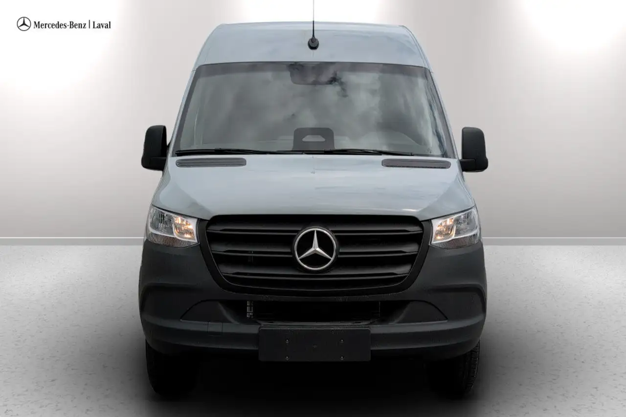 Mercedes-Benz Sprinter снимка Mercedes-Benz Sprinter