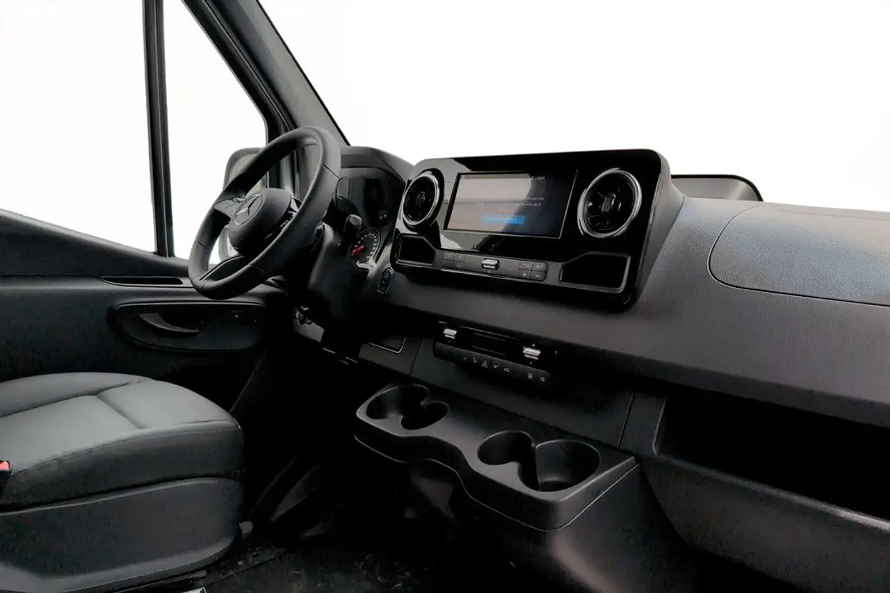 Mercedes-Benz Sprinter снимка Mercedes-Benz Sprinter