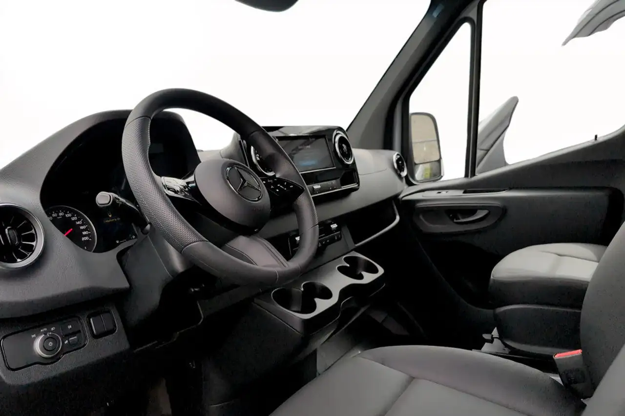 Mercedes-Benz Sprinter снимка Mercedes-Benz Sprinter
