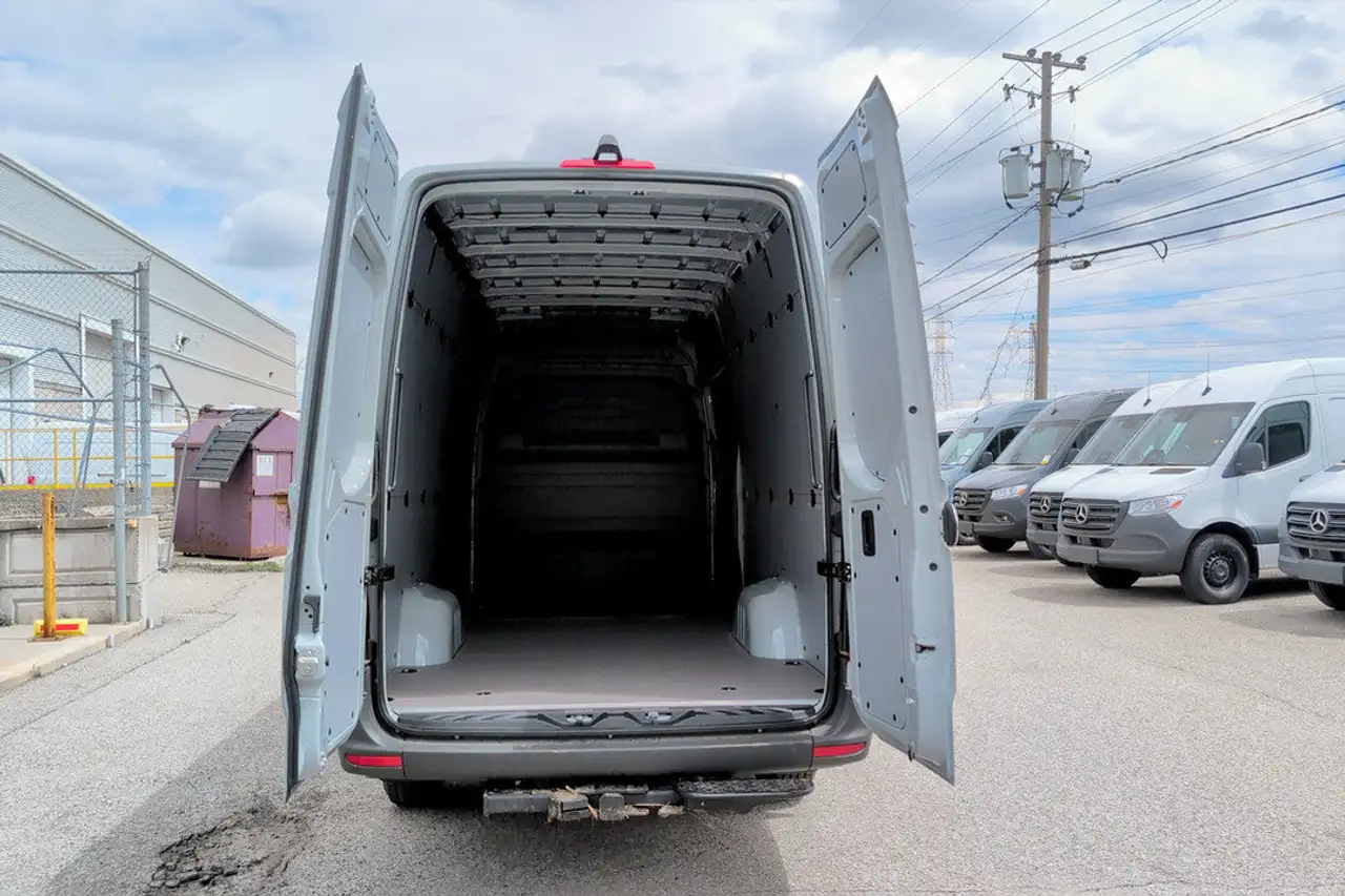 Mercedes-Benz Sprinter снимка Mercedes-Benz Sprinter